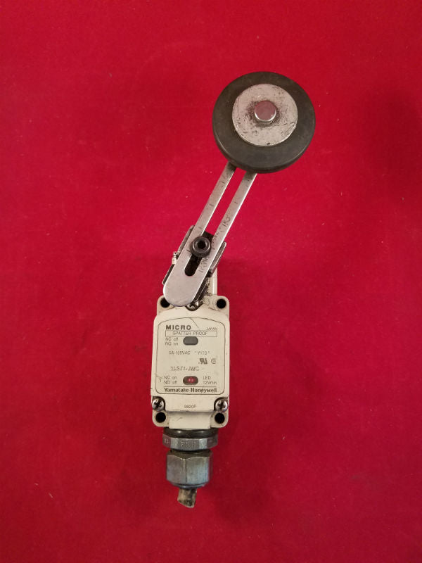 Yamatake-Honeywell 5A-125VAC Limit Switch 1LS71-JWC