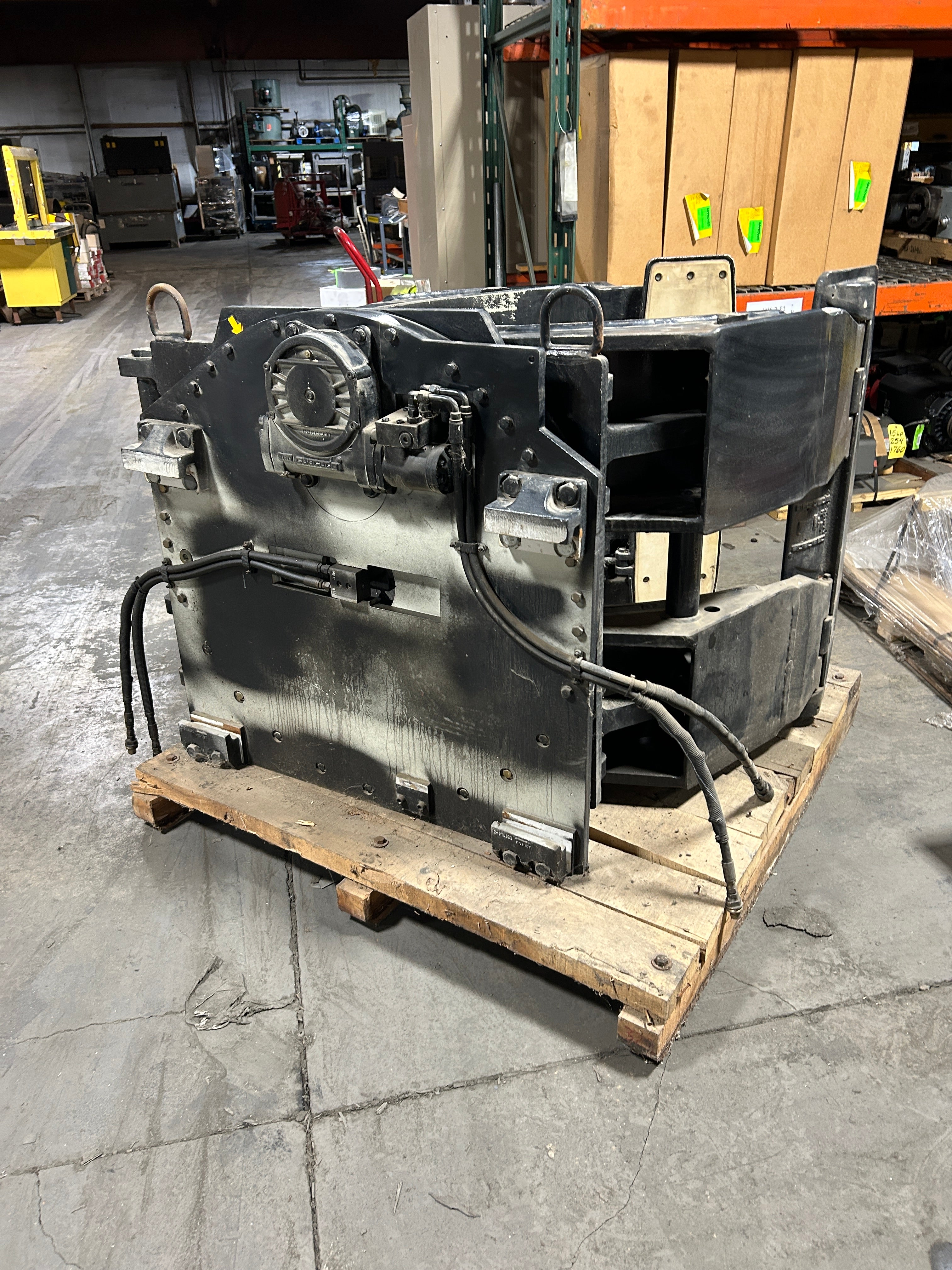 Cascade 90F-RCF-113 Paper Roll Clamp Forklift Attachment 9000 Lbs. at 30" Cap.