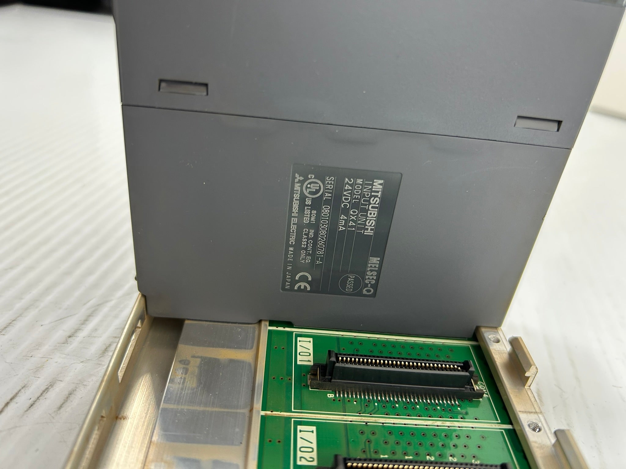 Mitsubishi Q312B Melsec-Q Base Unit Model with QX41 Input PLC Module