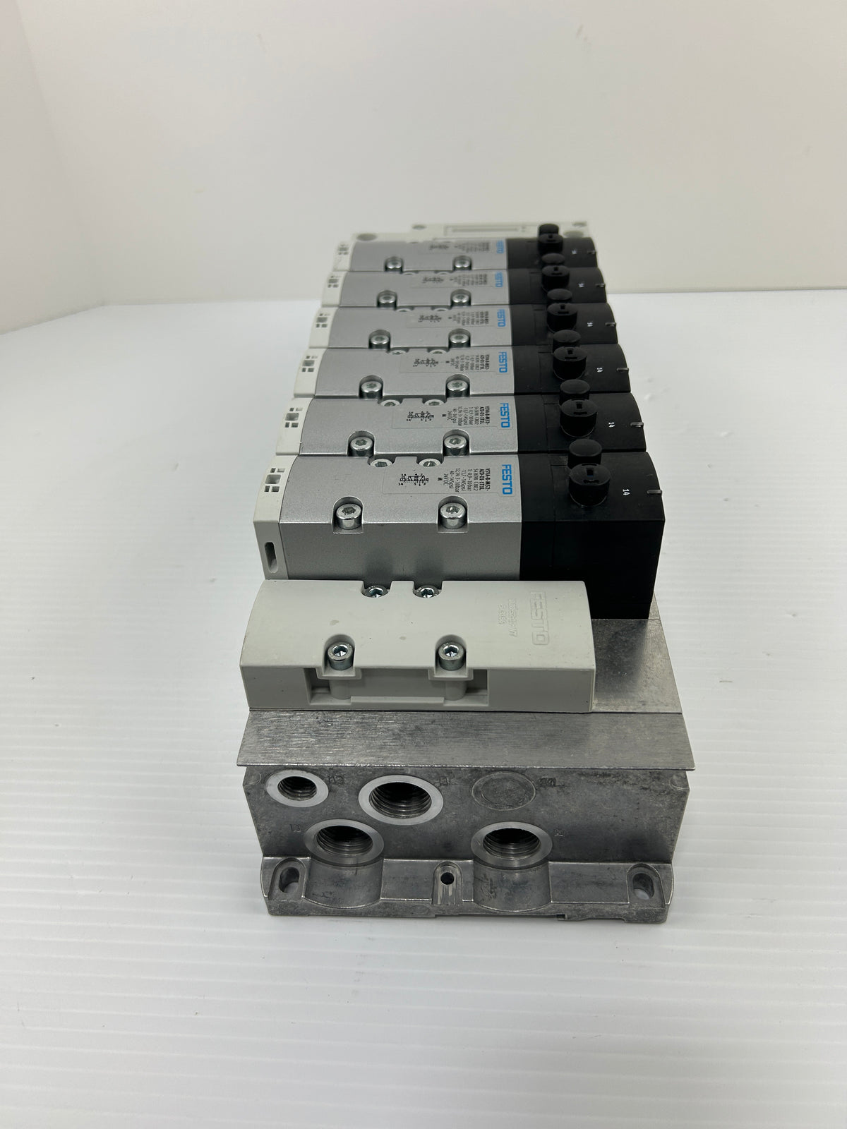Festo Valve Assembly VTSA-FB CPX-FB13 VSVA-B-M52-AZD-D1-1T1L VABB-S2-10-WT