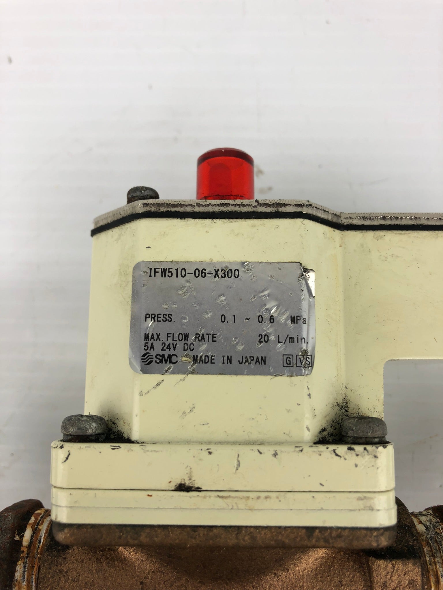 SMC IFW510-06-X300 Flow Switch with Mounting Bracket
