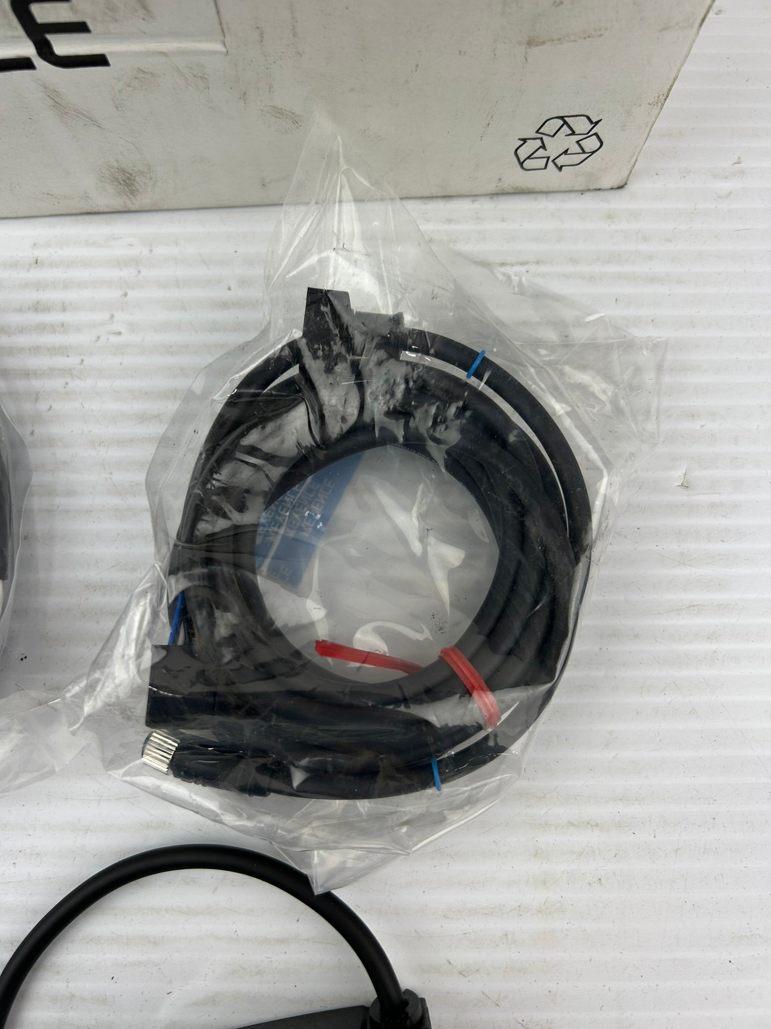 Keyence IG-028 CMOS Laser Displacement Sensor Head with Cables IG-O28