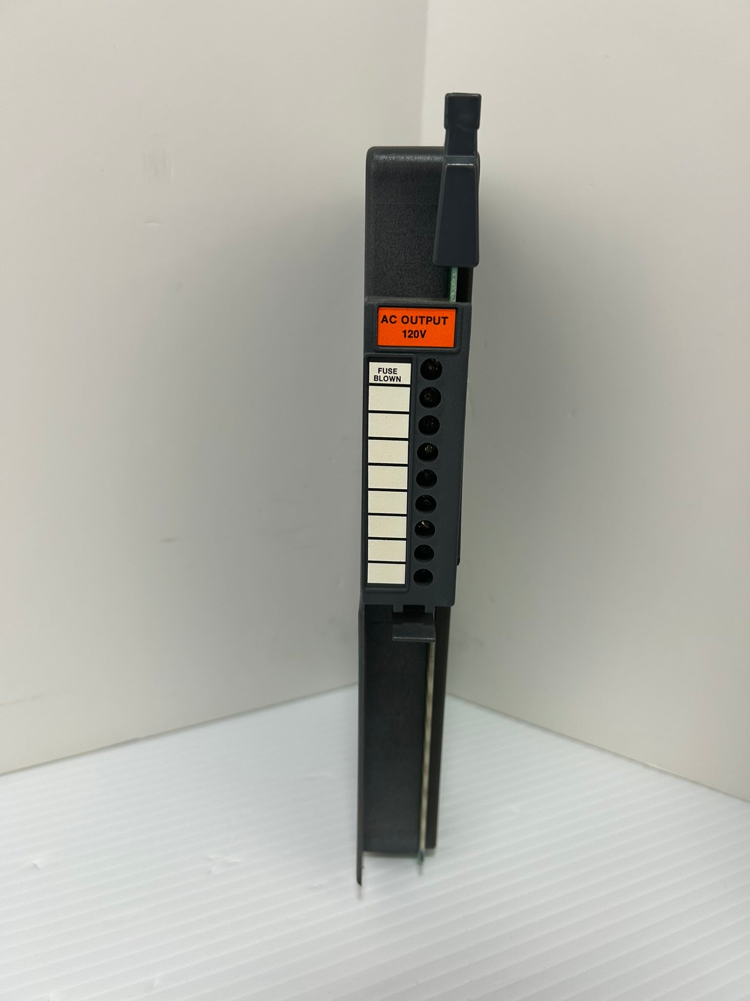 Allen-Bradley 1771-OA AC Output Module Series B 120V
