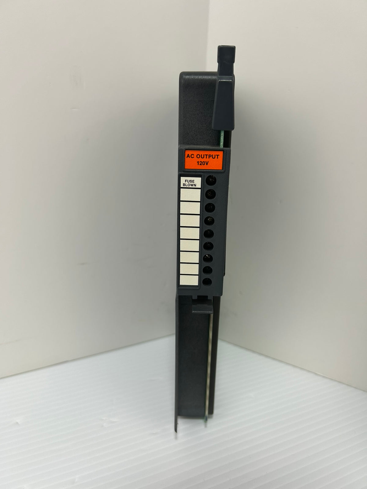Allen-Bradley 1771-OA AC Output Module Series B 120V