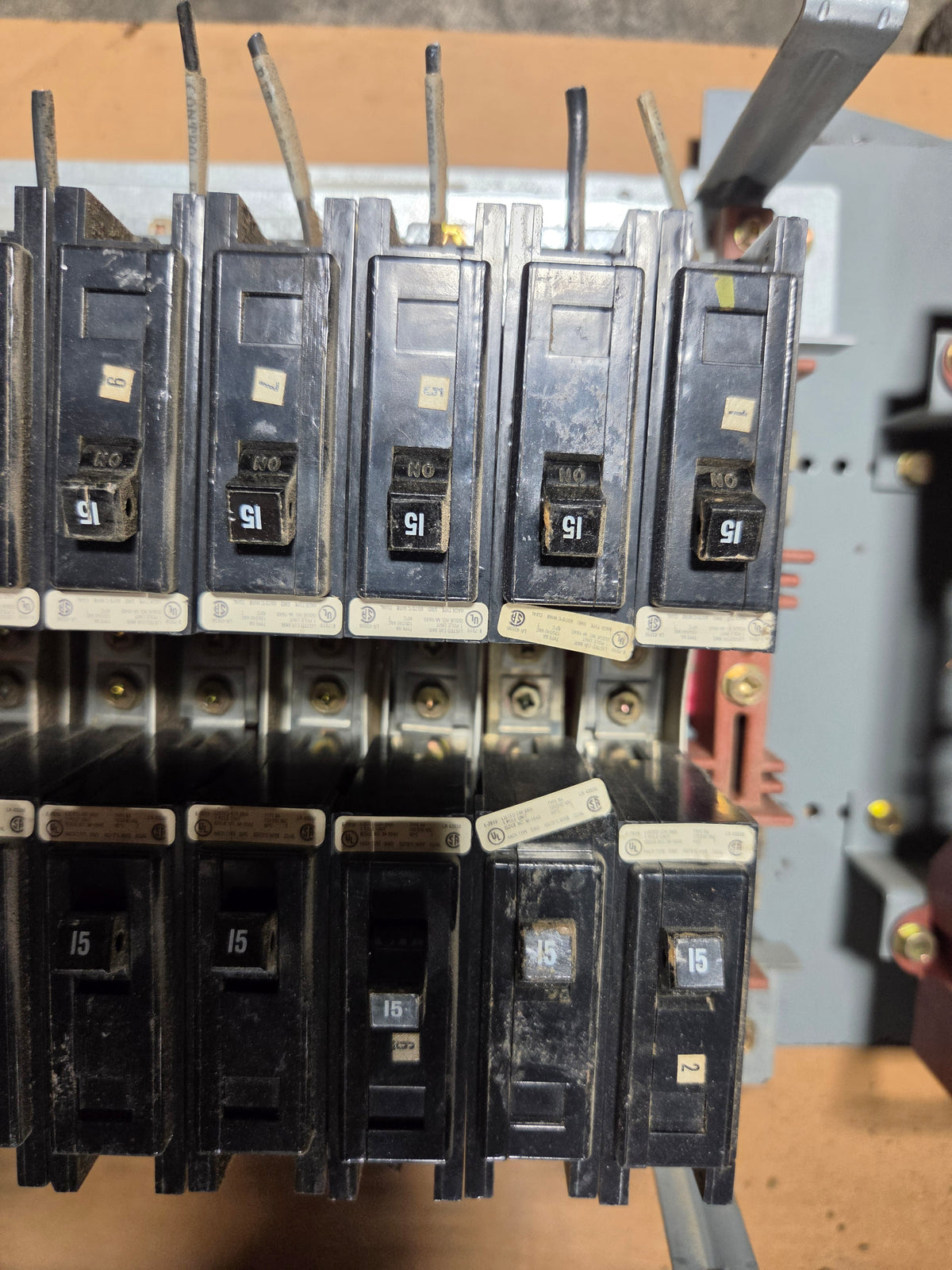 Allen-Bradley Industrial Circuit Breaker Distribution Panel 18 x 15A Breakers