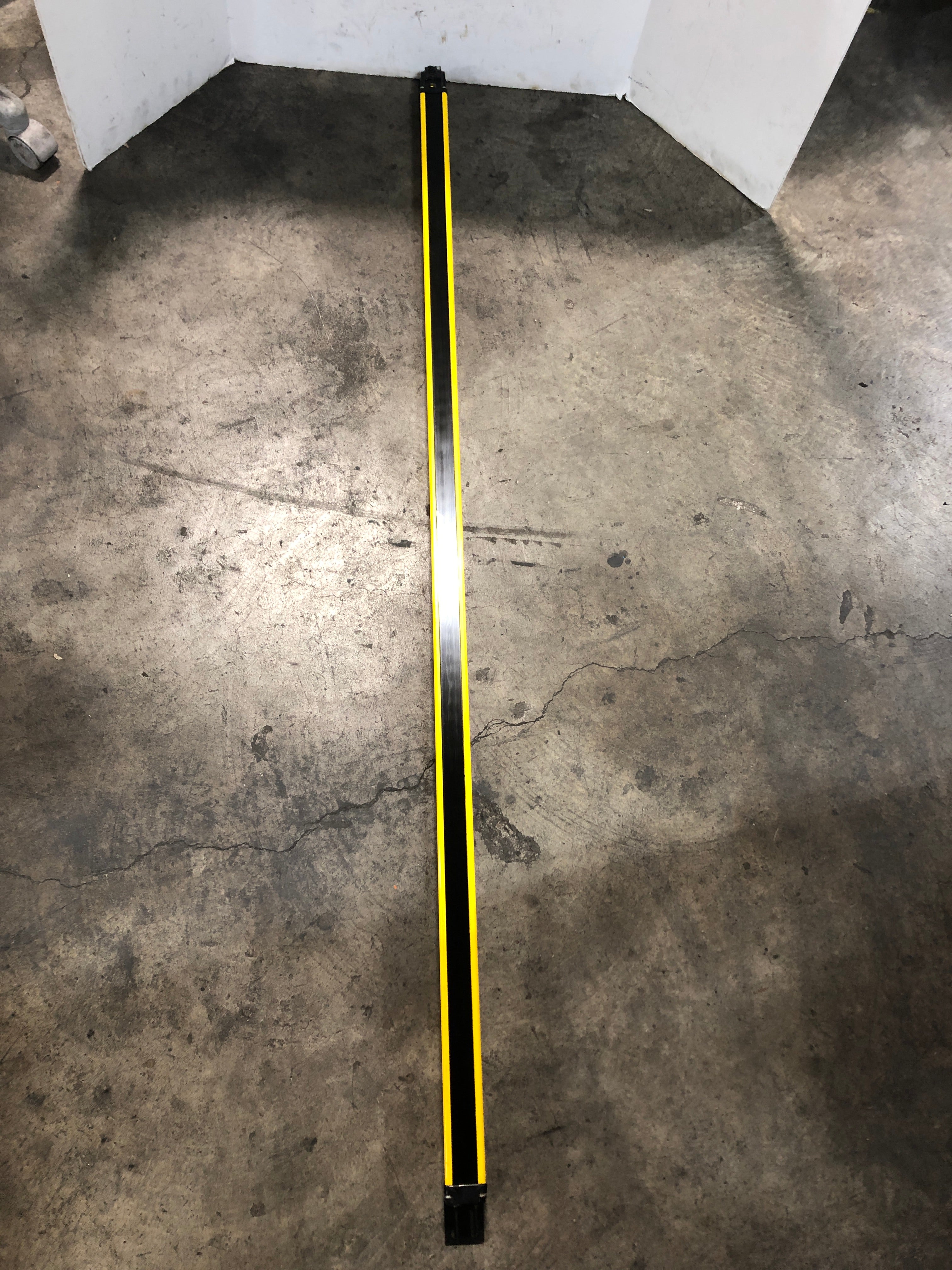 Allen Bradley 440L-T4K1440YD GuardShield Safety Light Curtain Sensor Series A