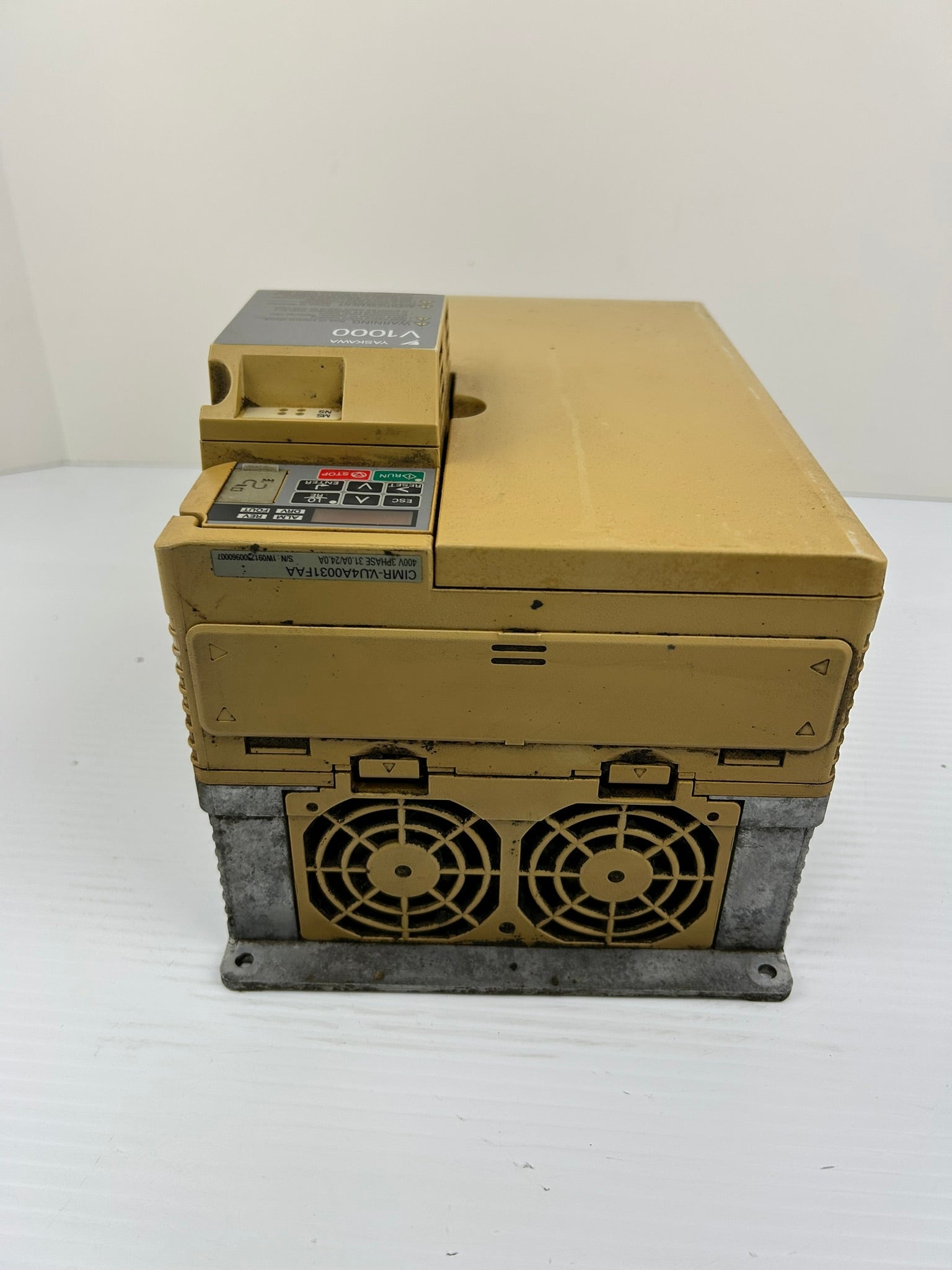 Yaskawa Electric CIMR-AU4A0044FAA A1000 3PH AC Drive Rev E Type 1 Enclosure