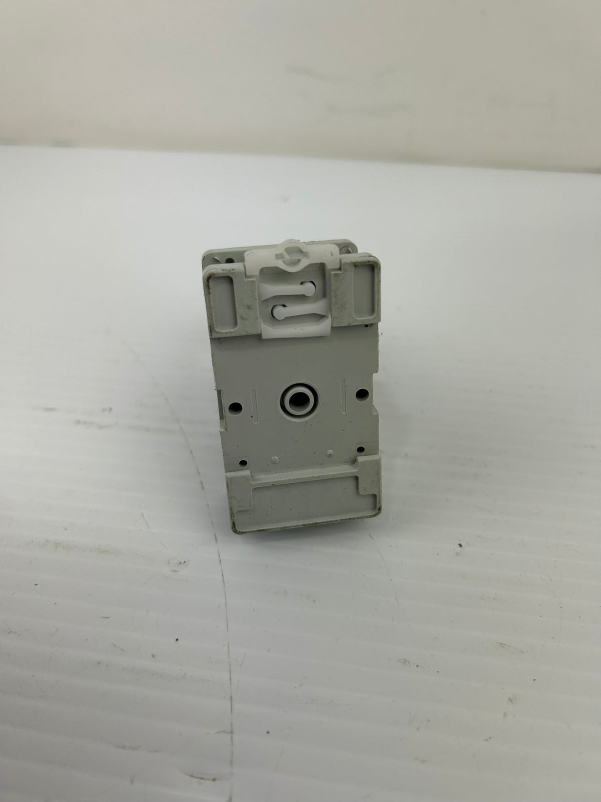 Allen Bradley 700-HA33Z24-3-4 Relay Series D and Spare Base 700-HN101 - Lot of 4
