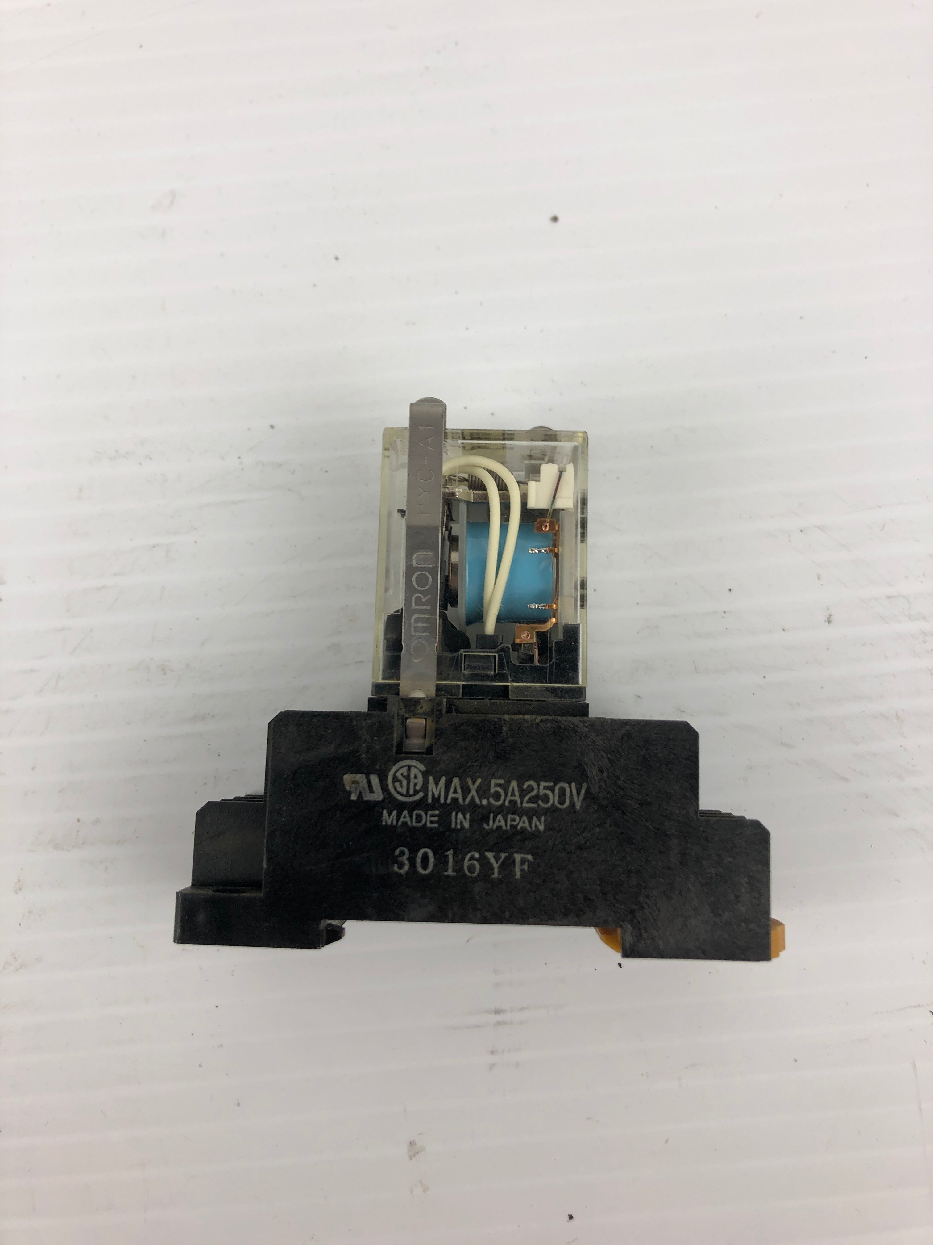 Omron MY4N-D2 Relay 24VDC with Base 3016YF