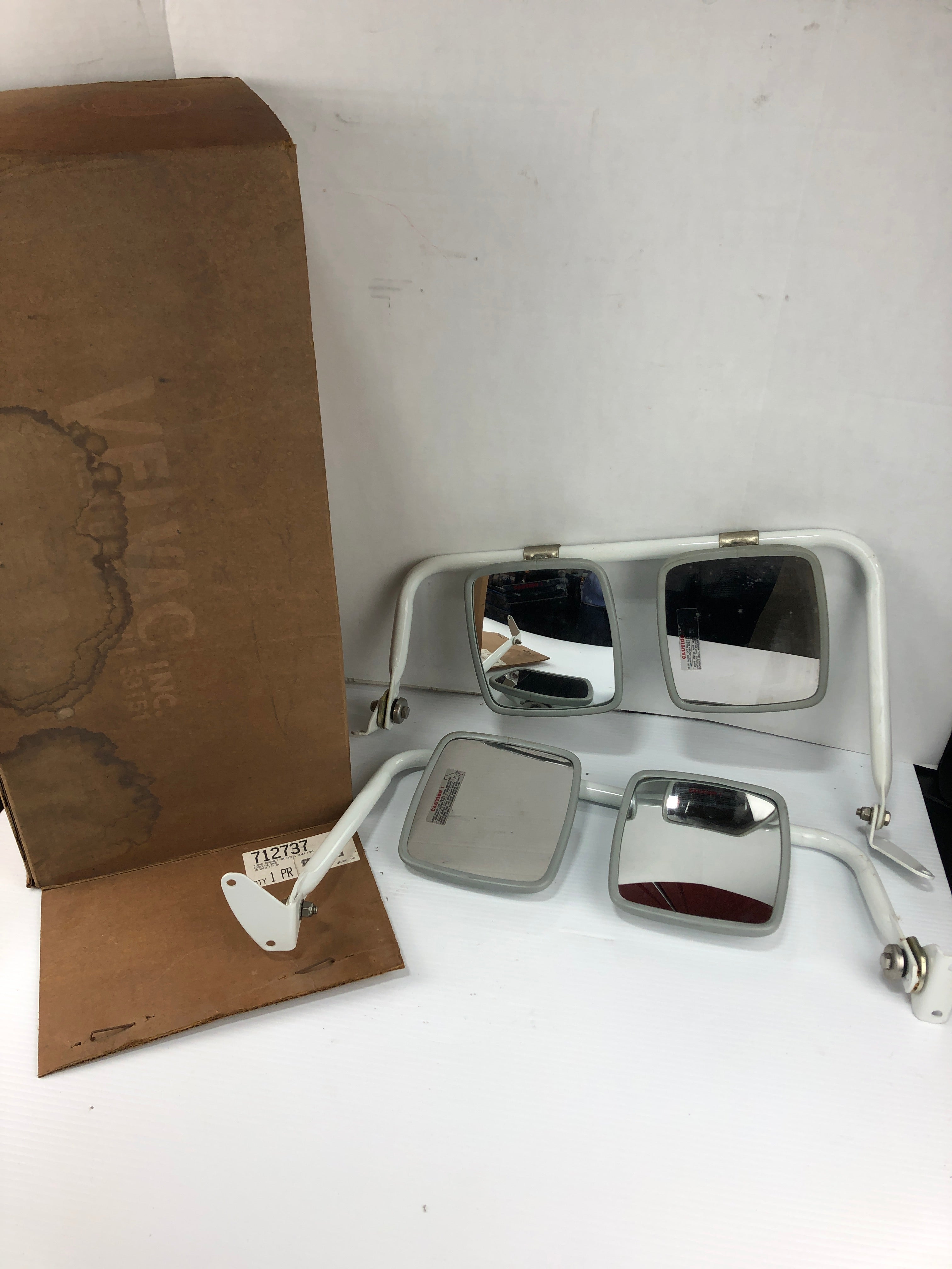 Velvac 712737 Mirror Assembly Set