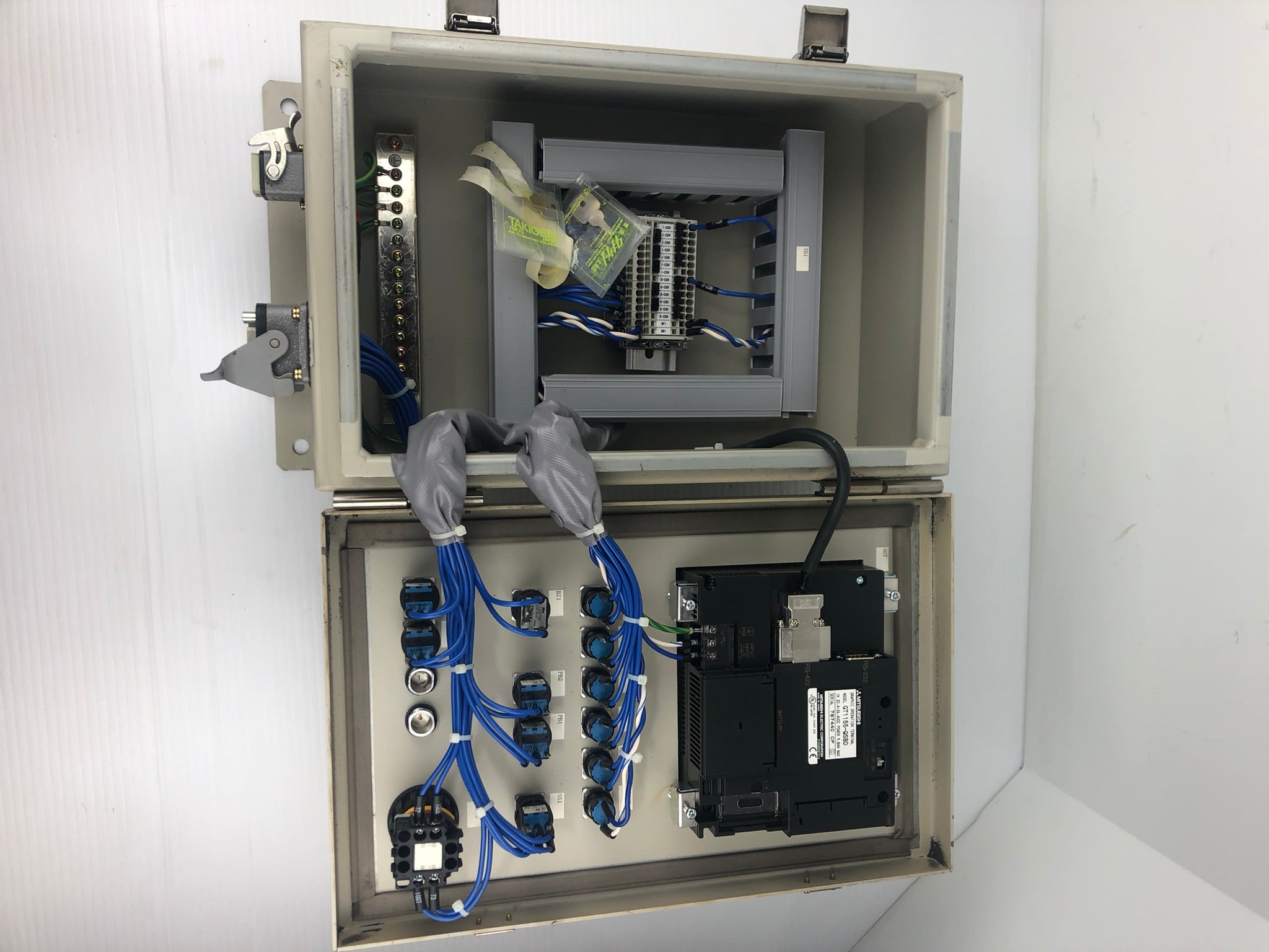 Yaskawa JZRCR-N0P16-NA Control Box GOT1000 Mitsubishi Screen GT1155-QSBD