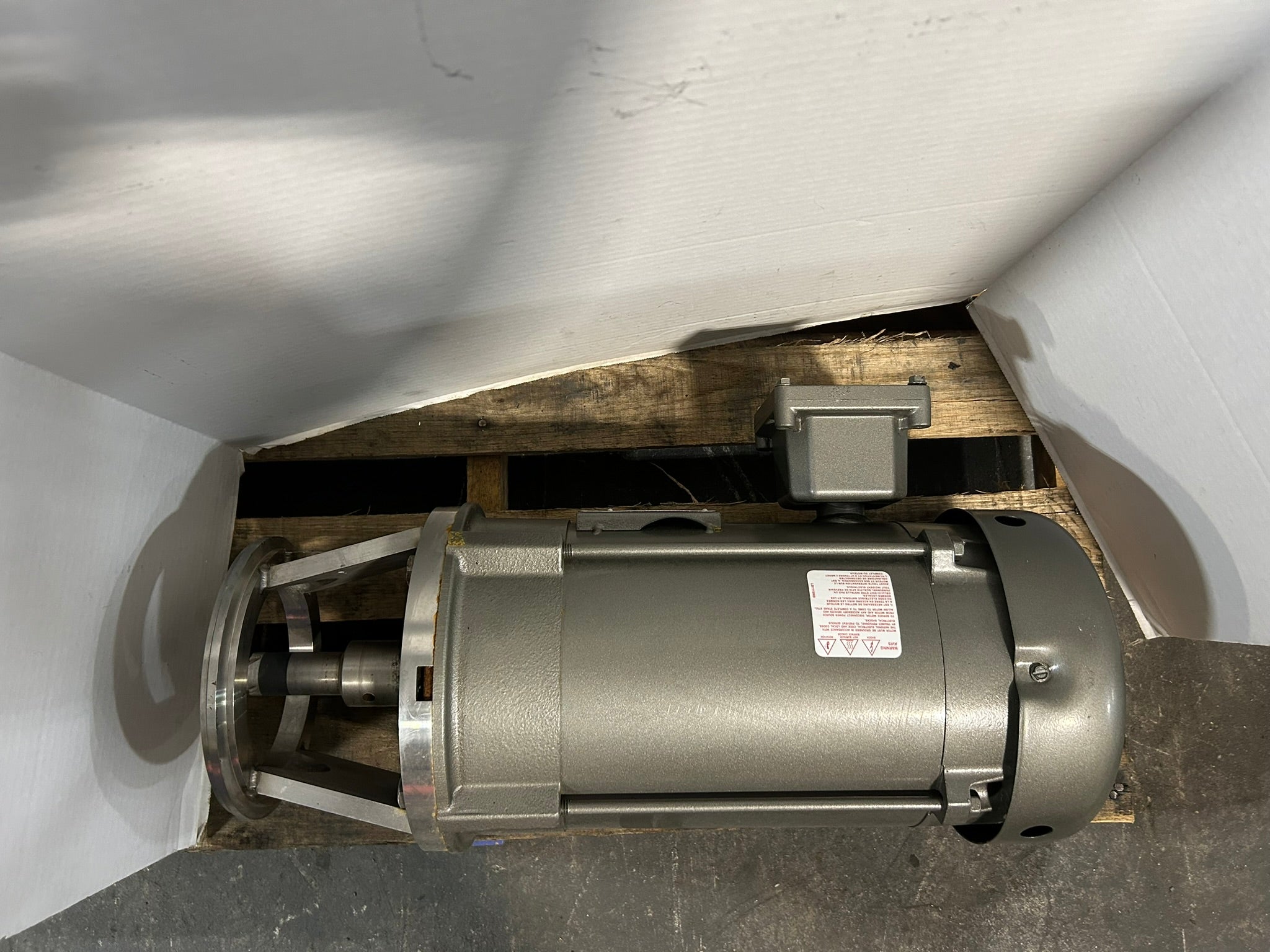 Baldor Reliance F36495139 AC Electric Motor 5/3 HP 3450/2900 RPM 3PH CAM5522T