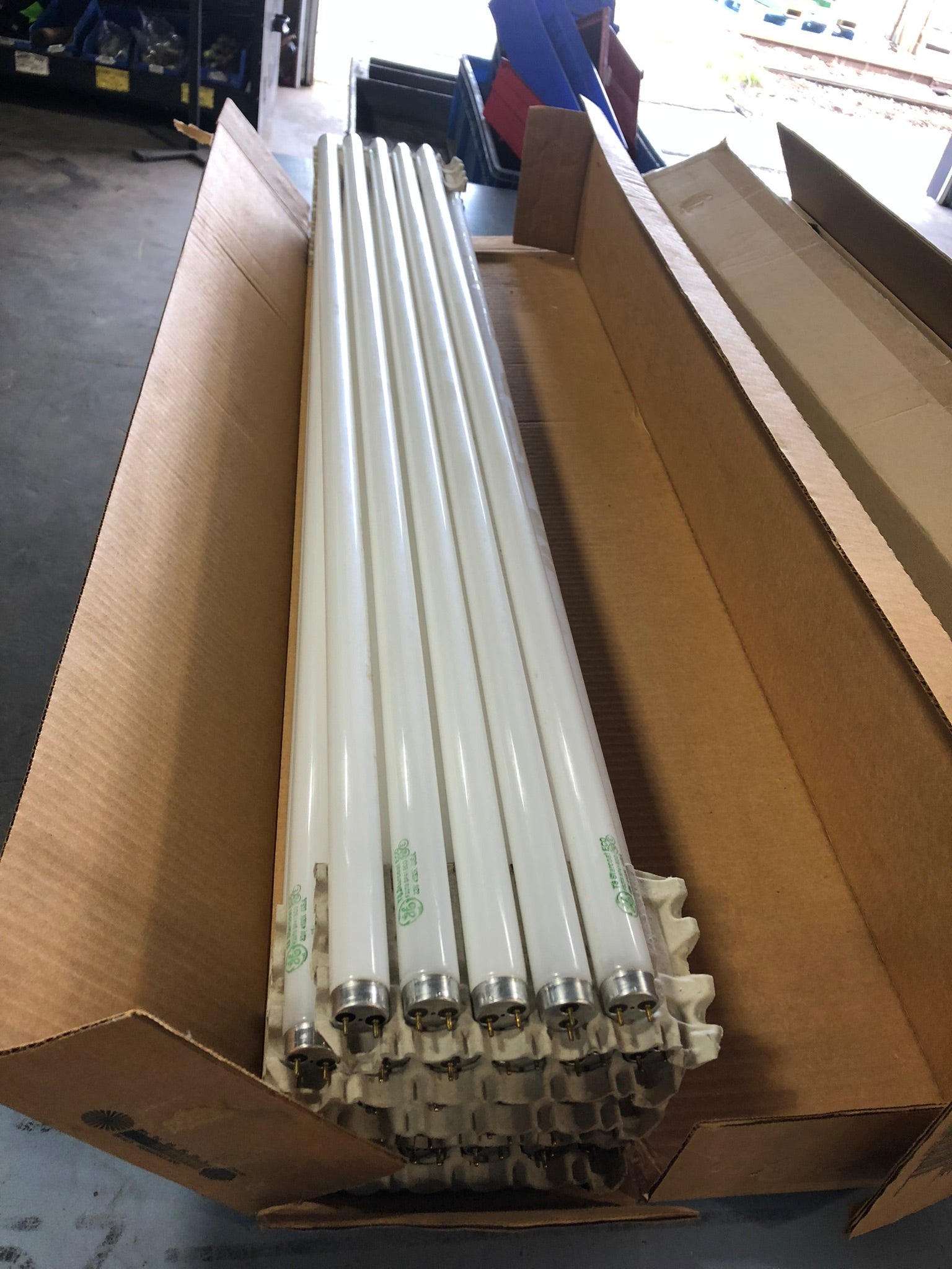 GE 26668 Fluorescent Lamps Light Bulbs F32T8/SP41/ECO - Box of 36