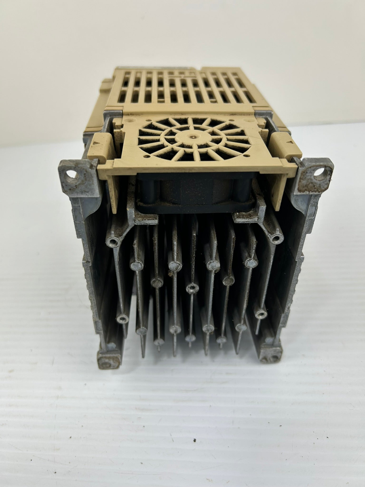 Yaskawa Electric CIPR-GA50U4009ABAA-AAAASA Industrial AC Micro Drive Rev A