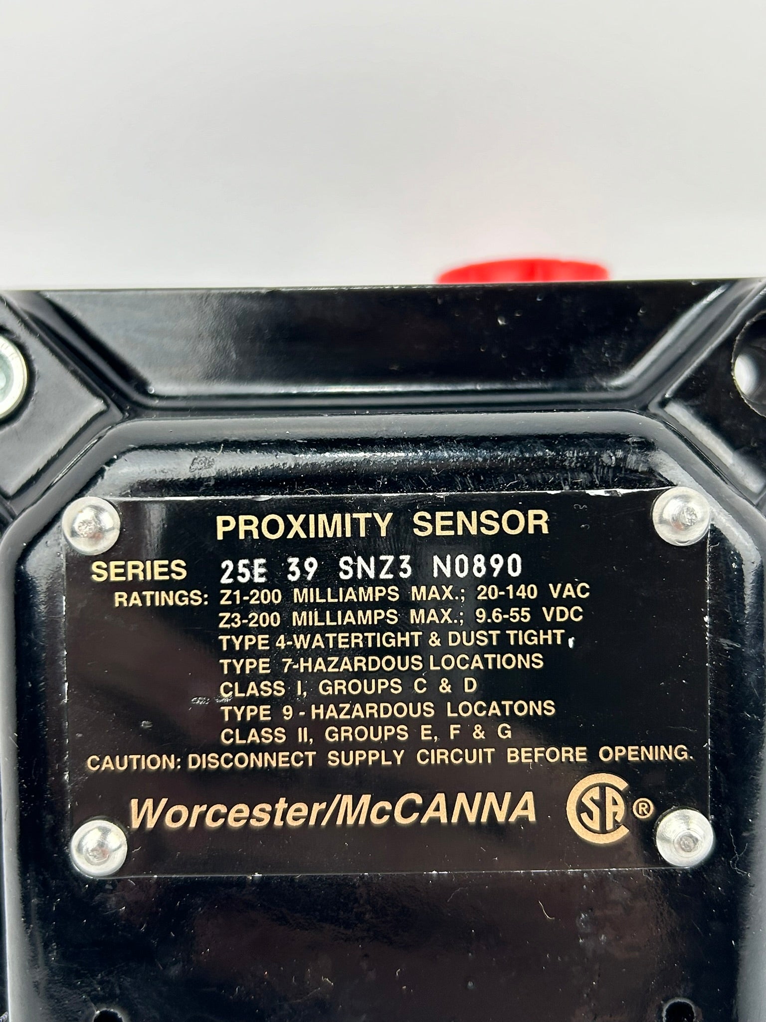 Worcester/McCanna 25E 39 SNZ3 N0890 Proximity Sensor 20-140VAC