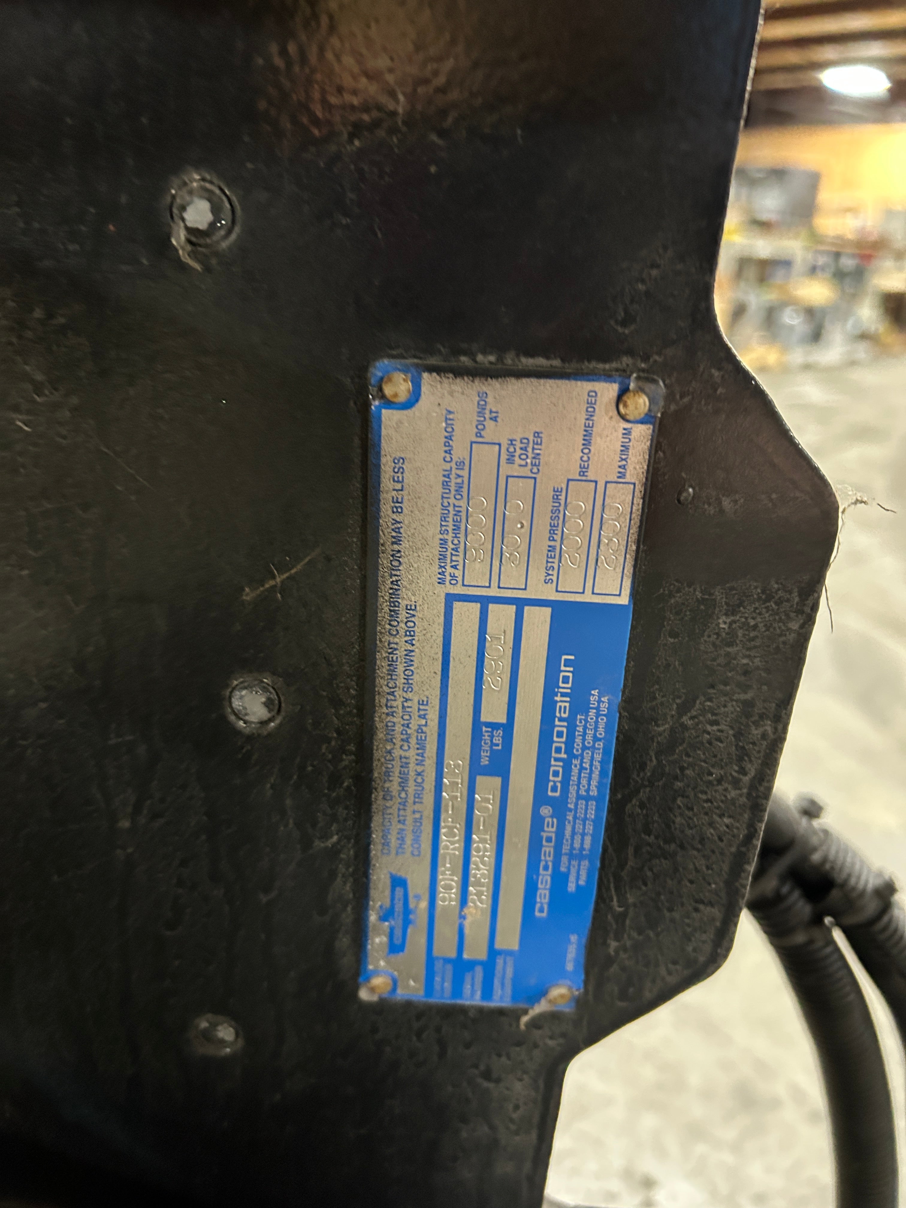 Cascade 90F-RCF-113 Paper Roll Clamp Forklift Attachment Rotates 9000# @ 30" Cap