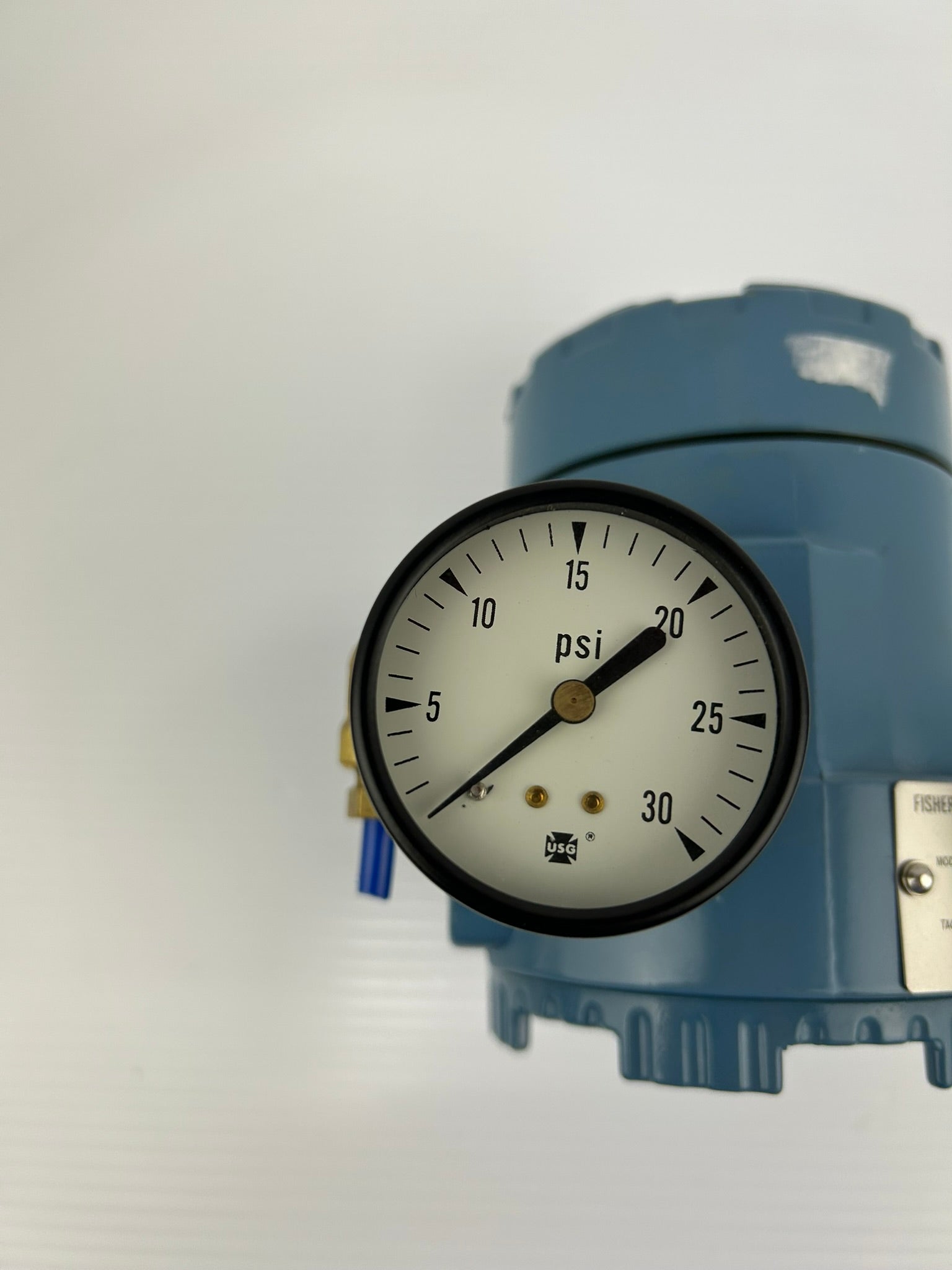 Fisher Rosemount 3311 Current to Pressure Transducer Gauge 0-30 PSI