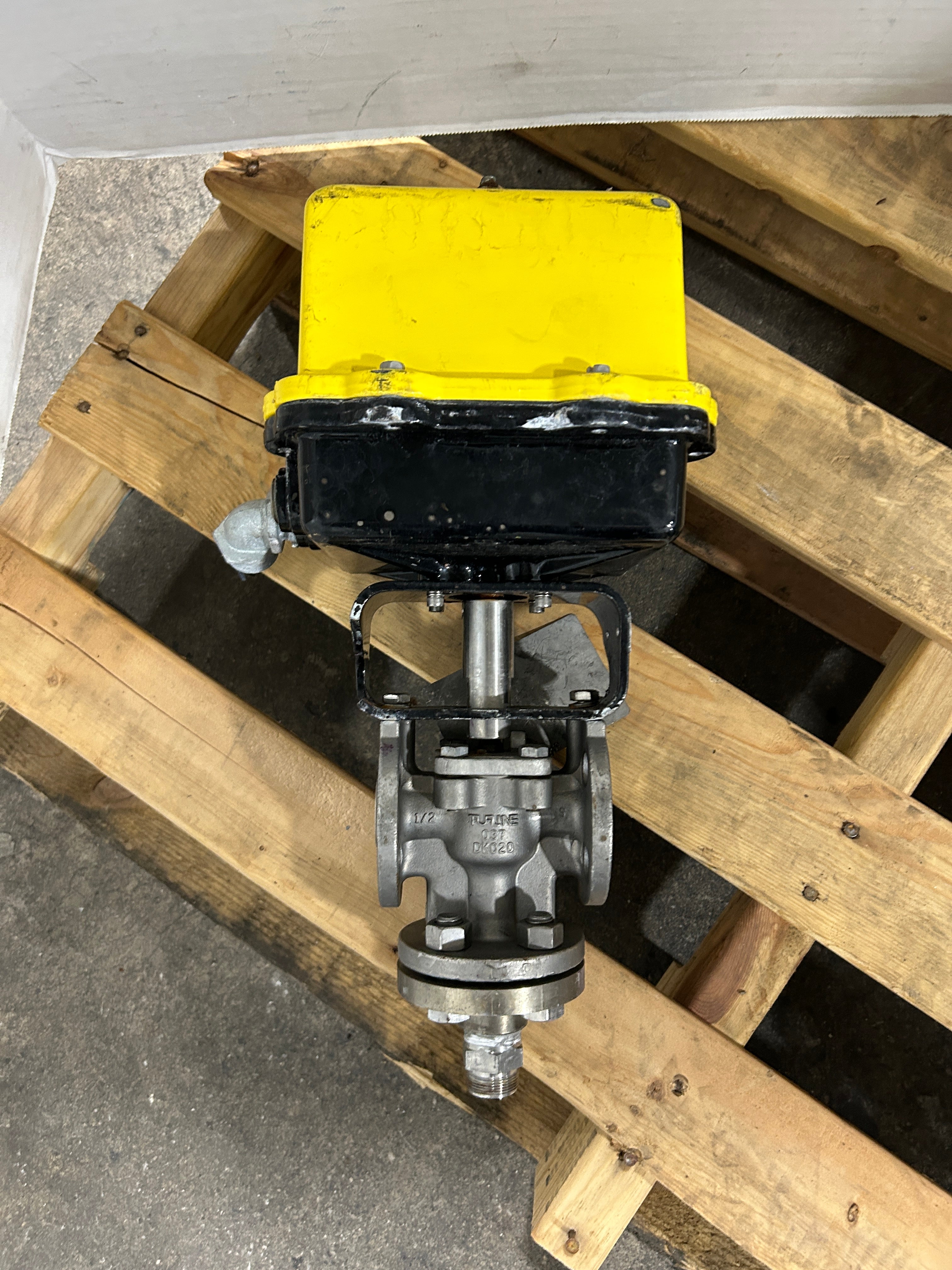 Worcester McCanna Series 75 Actuator 12 75 WD3120A 225 in.-lbs. Xomox 037D Valve