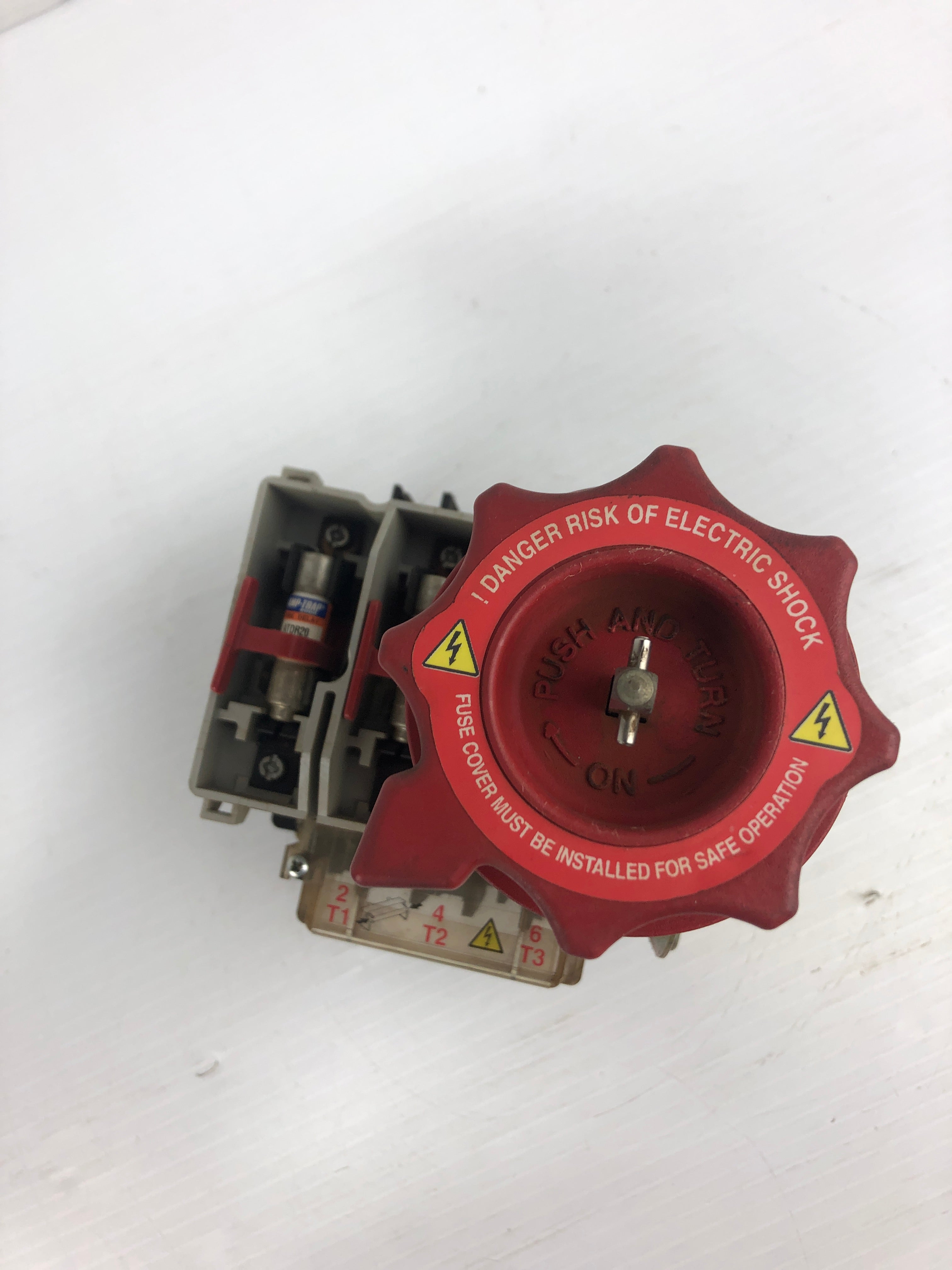 Allen-Bradley 194RF-NC030* Ser A Fused Disconnect Switch Mounted Cracked Holder