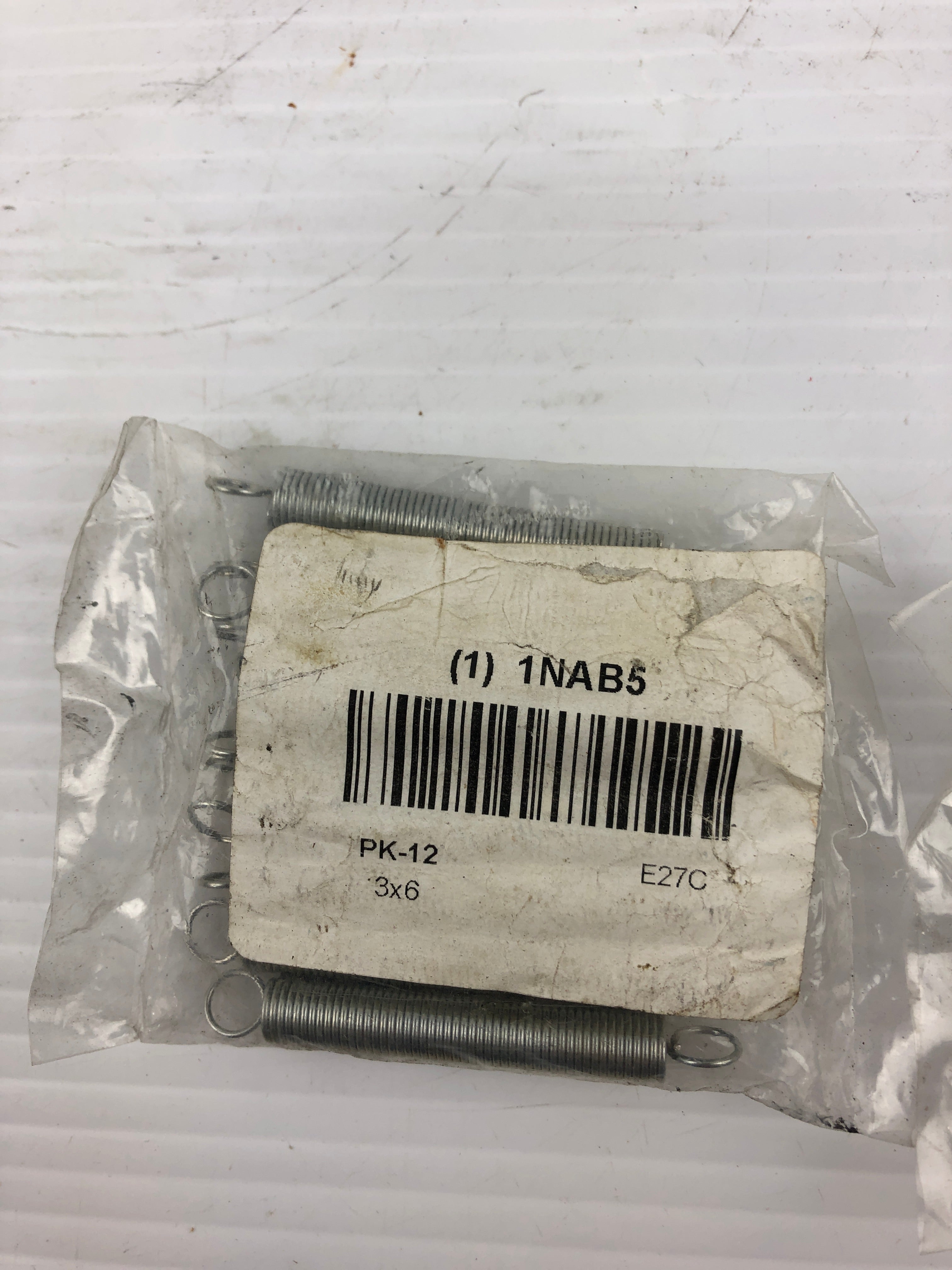 Zoro Select 1NAB5 Ext Utility Spring Steel 2-1/2" - Lot of 24