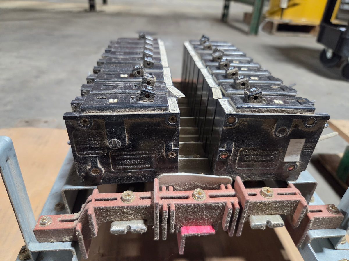 Allen-Bradley Industrial Circuit Breaker Distribution Panel 18 x 15A Breakers