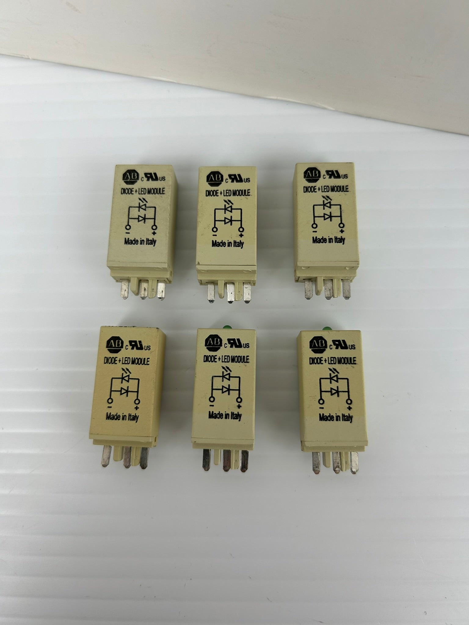 Allen-Bradley 700-ADL1R Diode LED Module Surge Suppressor Series A - Lot of 6