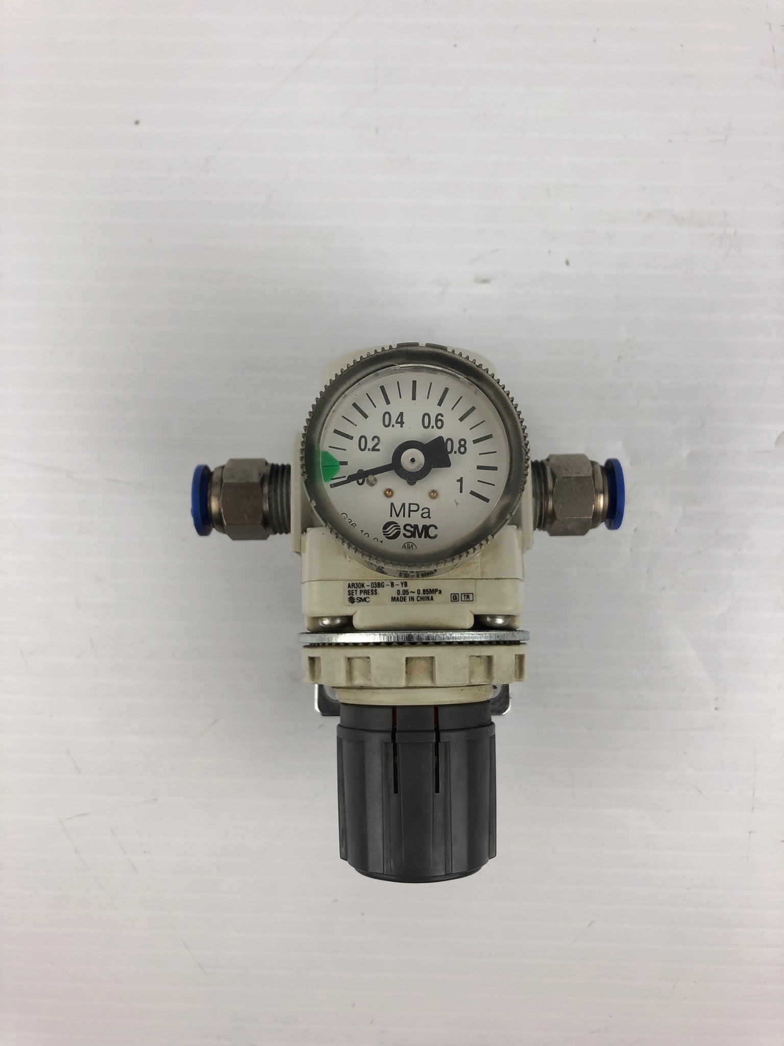 SMC AR30K-03BG-B-YB Regulator 0.05 ~ 0.85 MPa