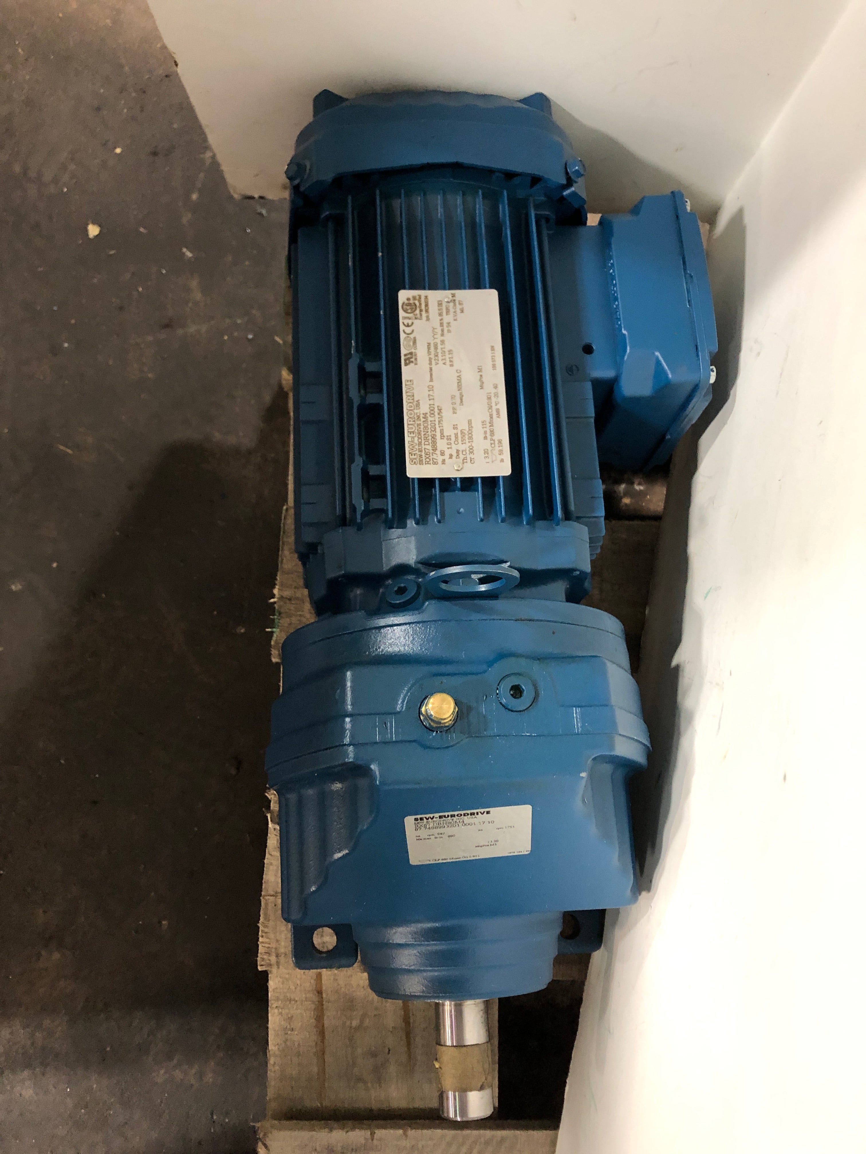 Sew Eurodrive RX67DRN80M4 Gearmotor 1.0HP 1751/547 RPM 3PH 230/460V 3.10/1.56A