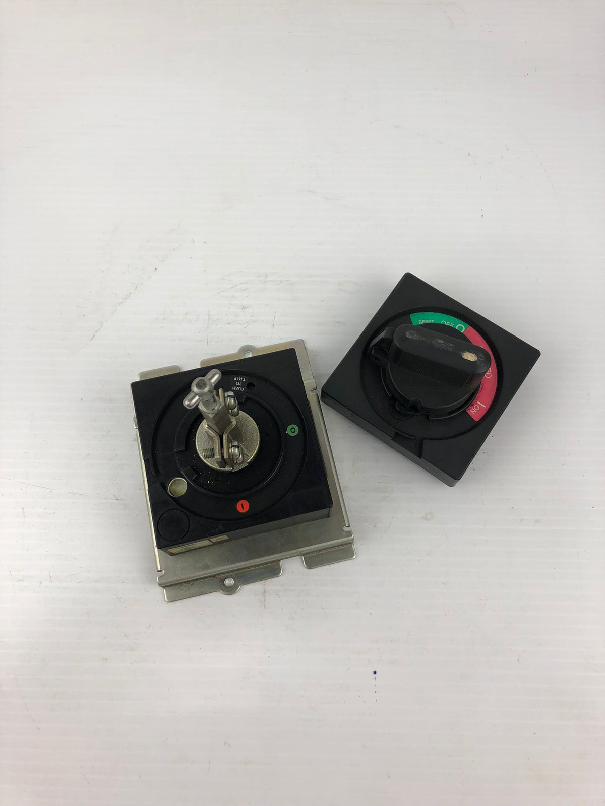 Mitsubishi V2GSWU Circuit Breaker On Off Switch