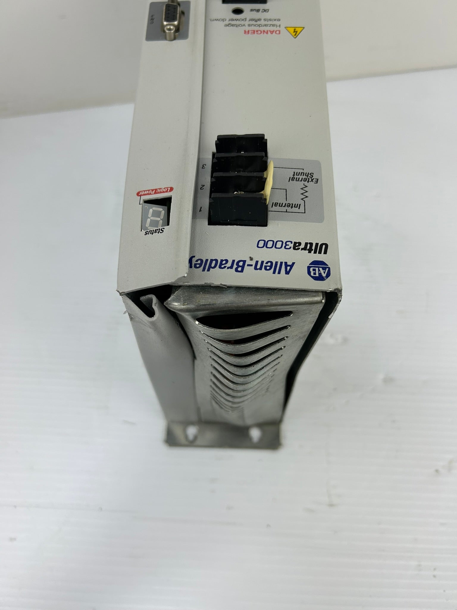 Allen Bradley 2098-DSD-030 Amplifier Drive Ultra 3000 Series B 1 PH