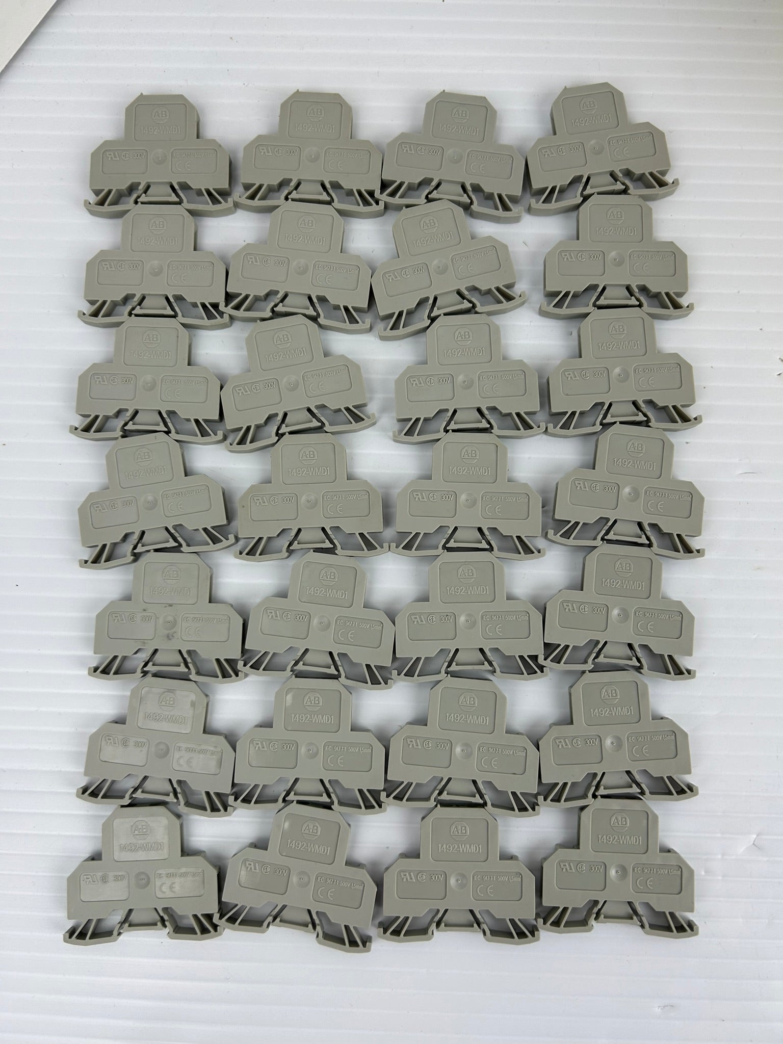Allen-Bradley 1492-WMD1 Terminal Block - Lot of 28