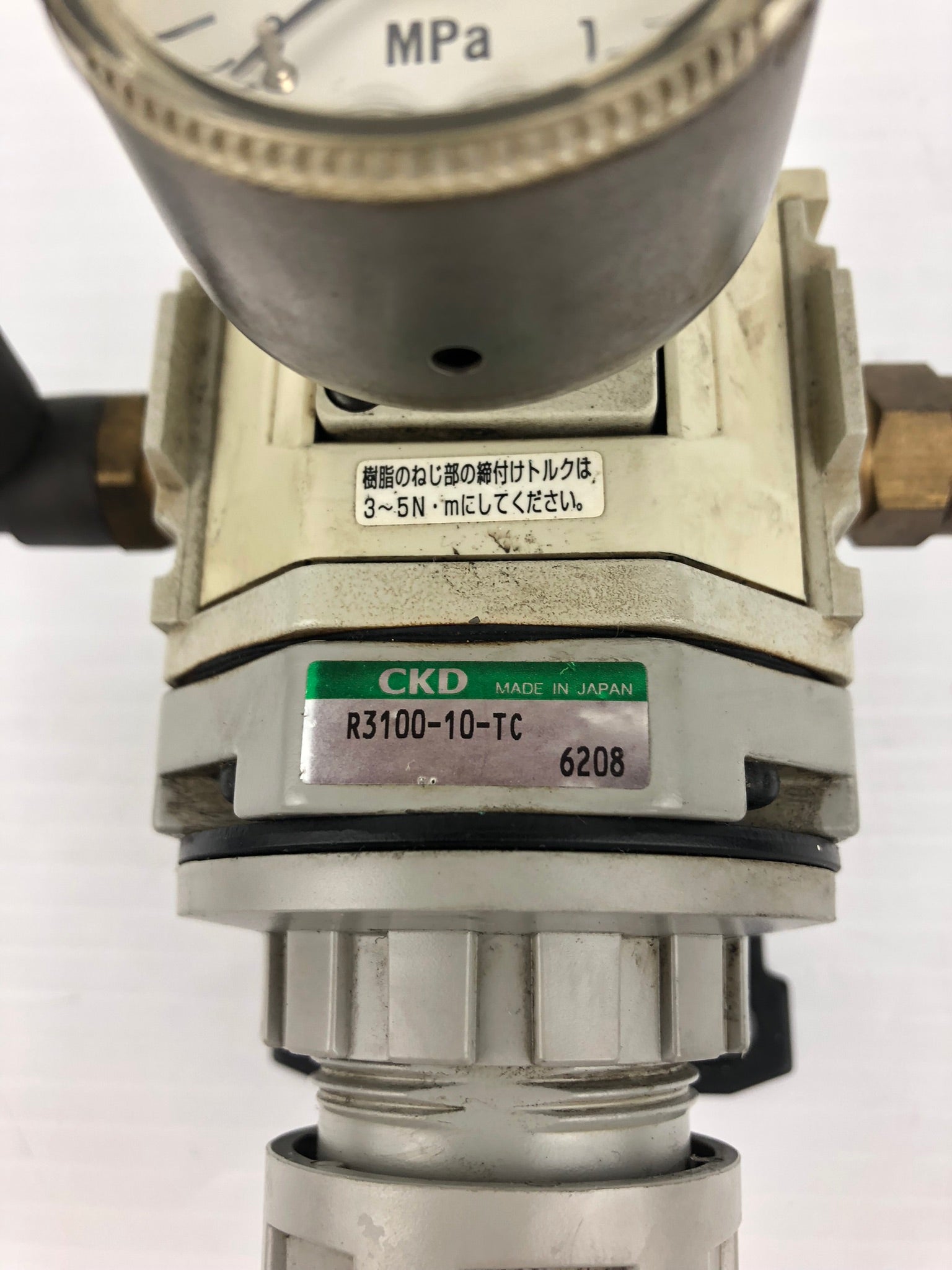 CKD R3100-10-TC Regulator 0-1 MPa 1" Left Fitting