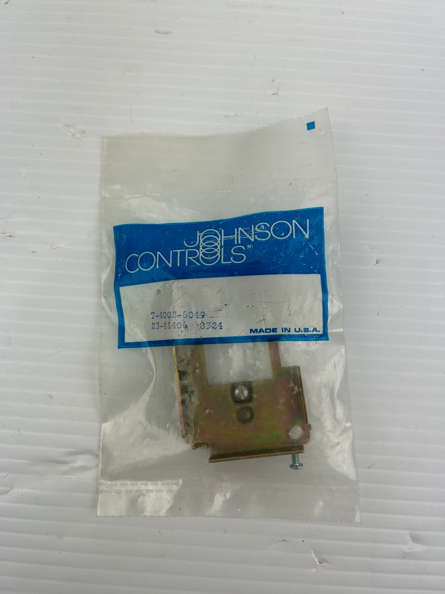 Johnson Controls T-4002-6049 Mounting Bracket with Hardware 23-41406 8324