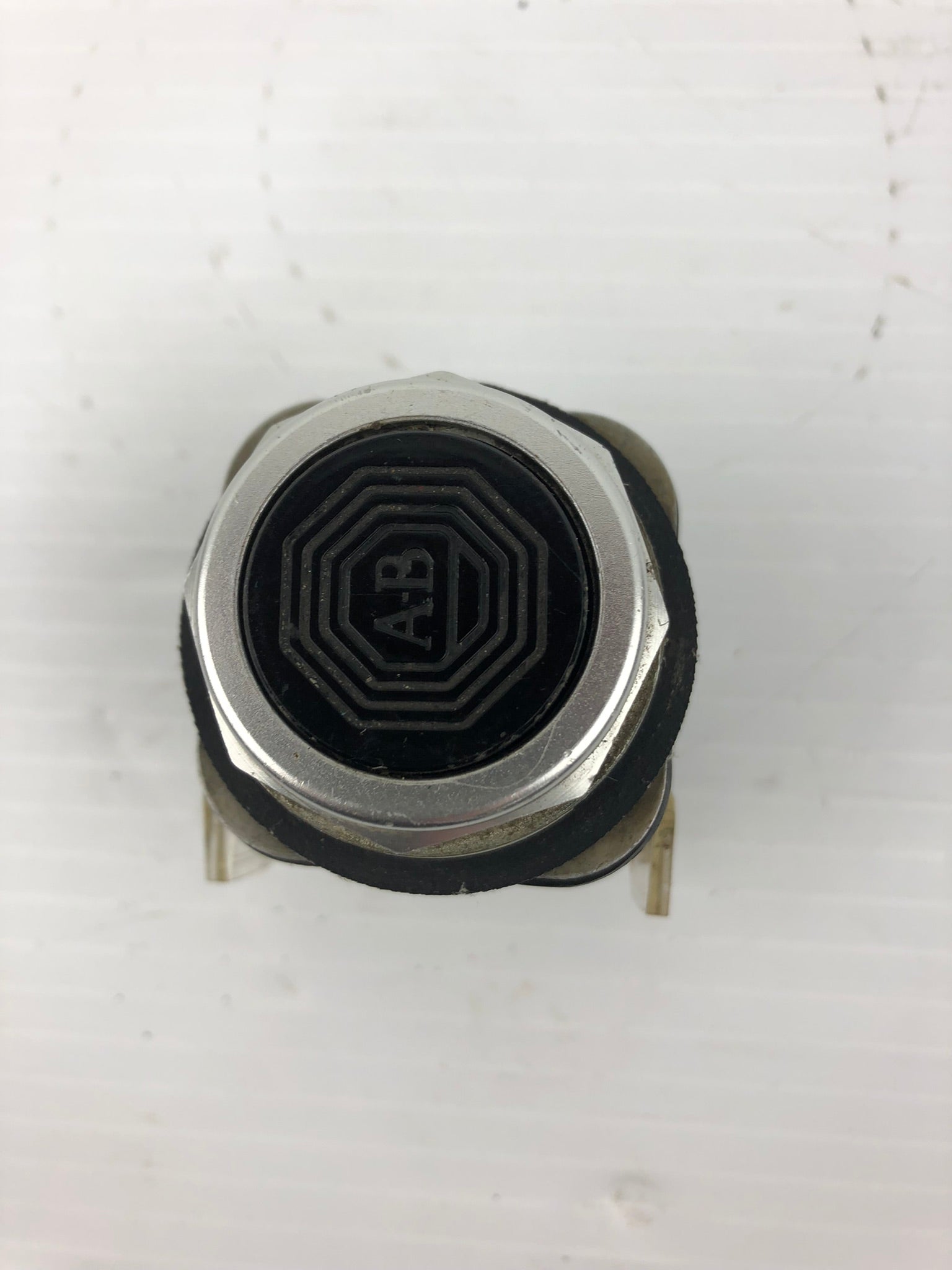 Allen-Bradley 800T-XD1 Pushbutton Black