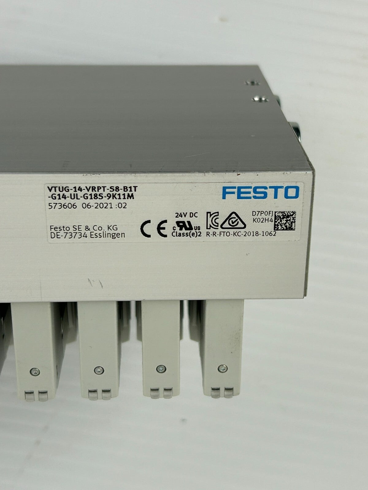Festo VTUG-14-VRPT-S8-B1T-G14-UL-G18S-9K11M Manifold Valve Assembly w/ 20 Valves