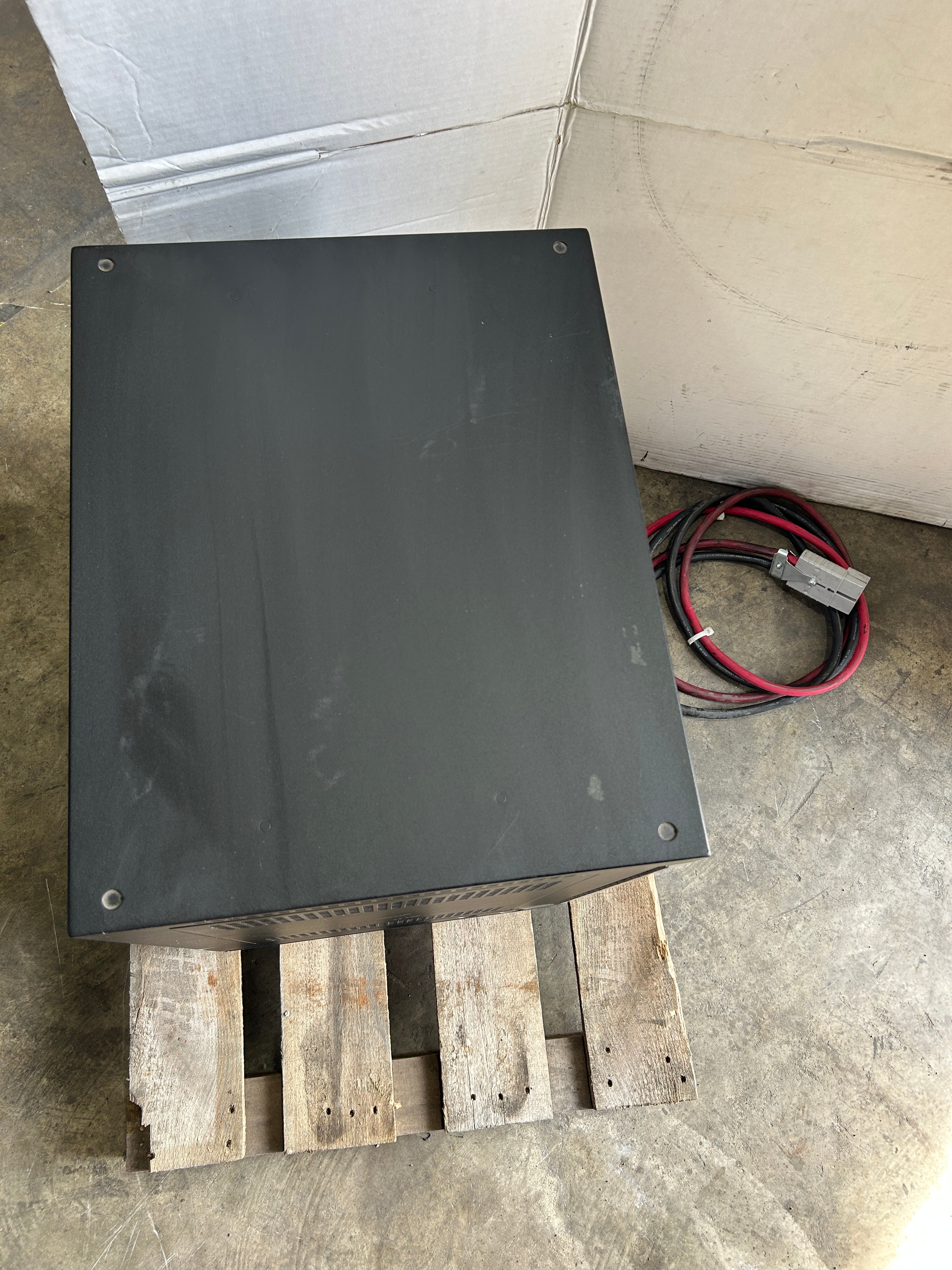 Ametek Eclipse II 1400EC3-18S Multi-Volt Battery Charger 12/24/36V 18 Cells 3PH