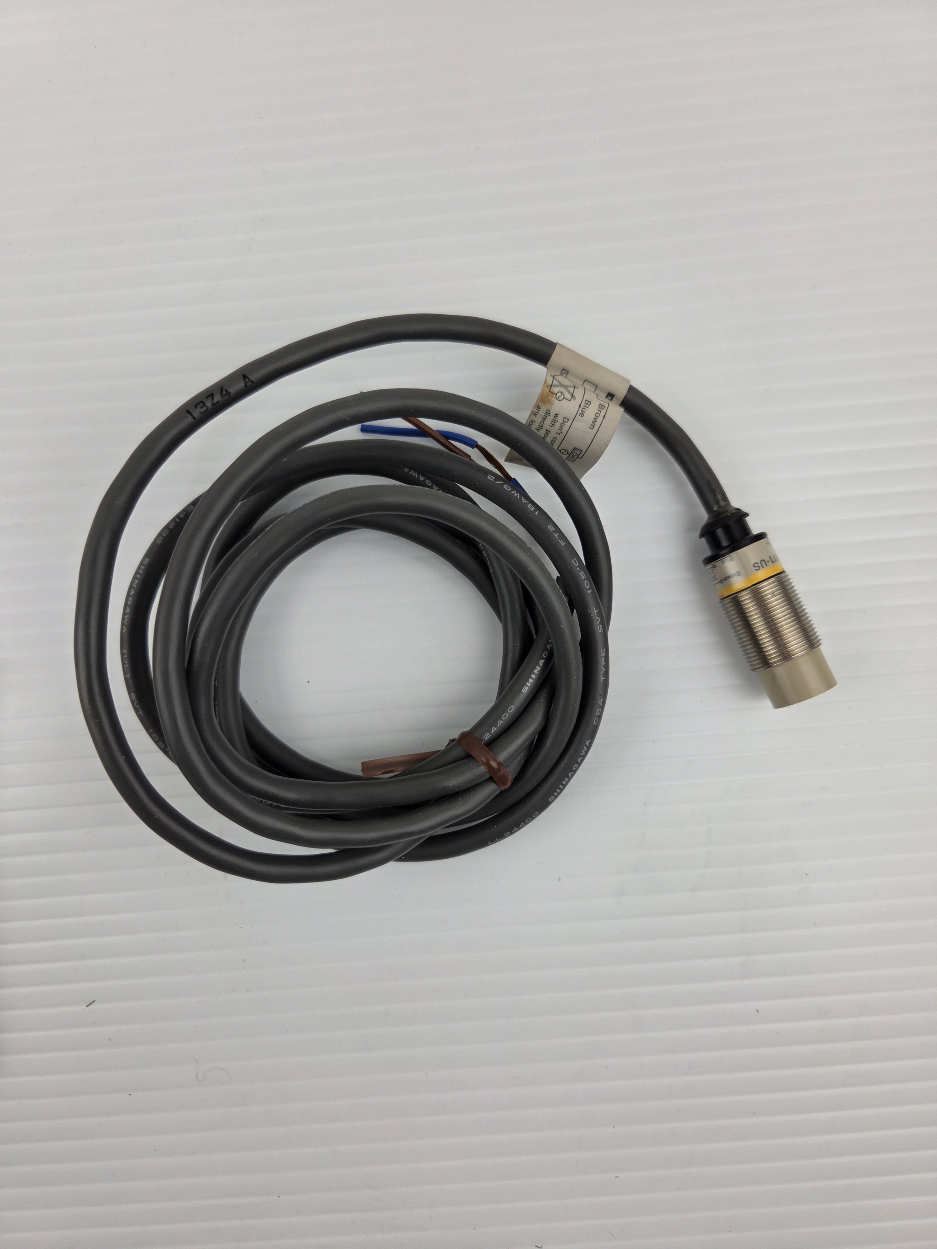 Omron E2E-X10MY1-US Inductive Proximity Sensor 10mm 20-264VAC M18