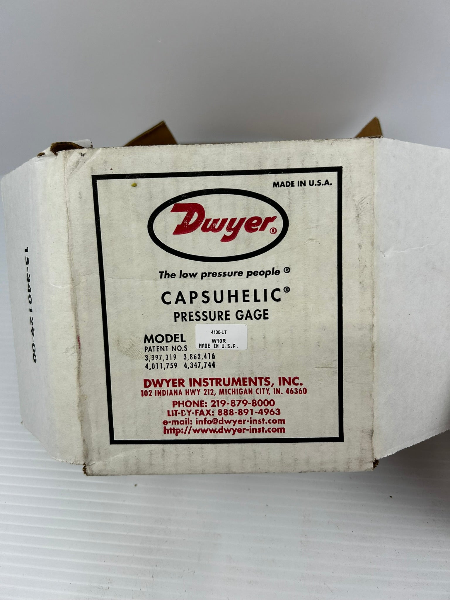 Dwyer 4100-LT Capsuhelic Pressure Gauge W10R 0-100" of Water