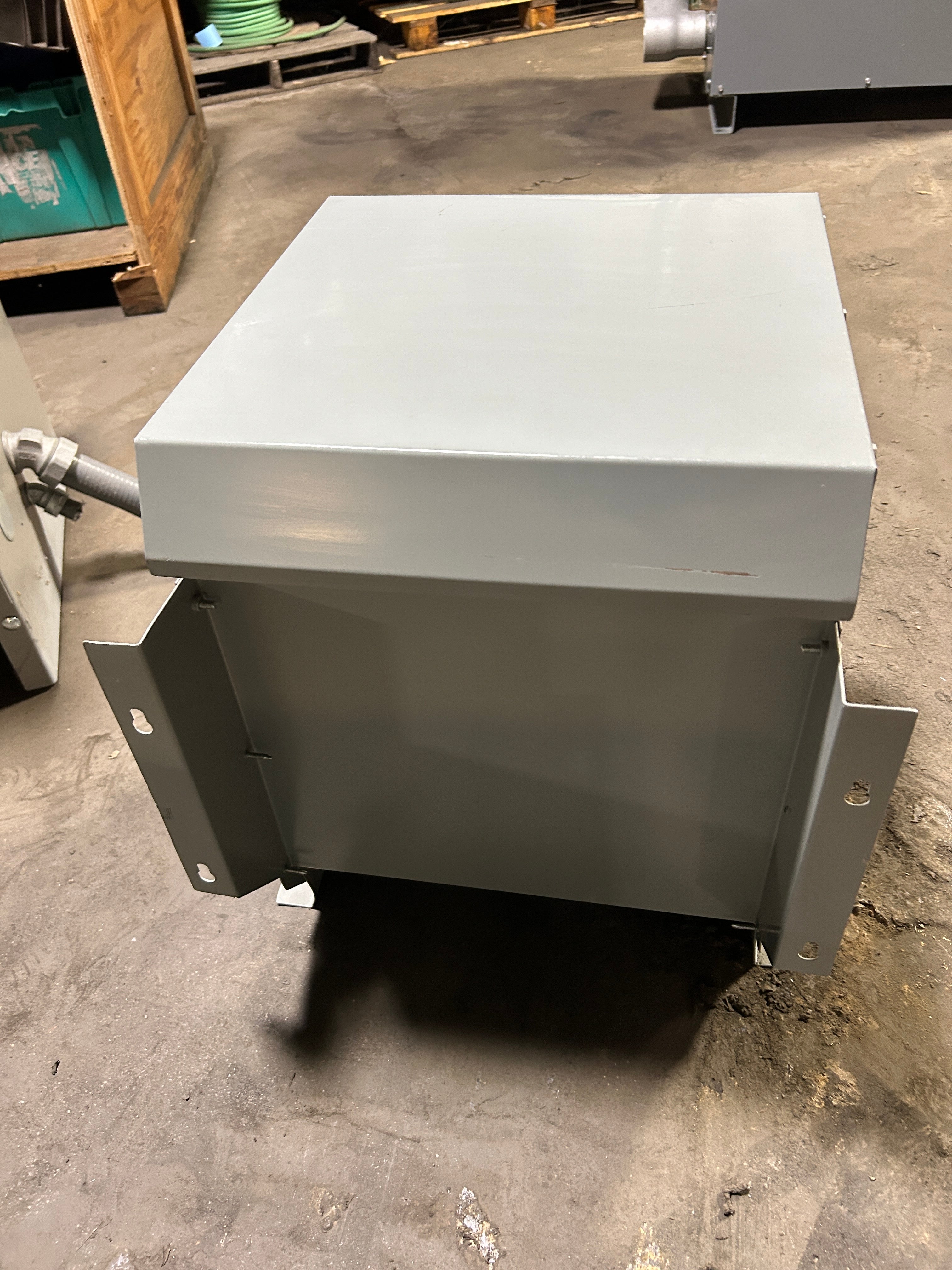 Allen-Bradley 1321-3TW005-BB Dry Type Drive Isolation Transformer 5kVA 3PH 460V