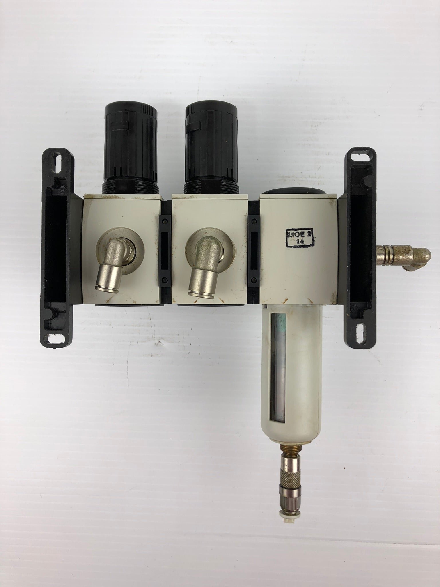 Rexroth Pneumatic Pressure System with Gauges and Lubricator R412006131