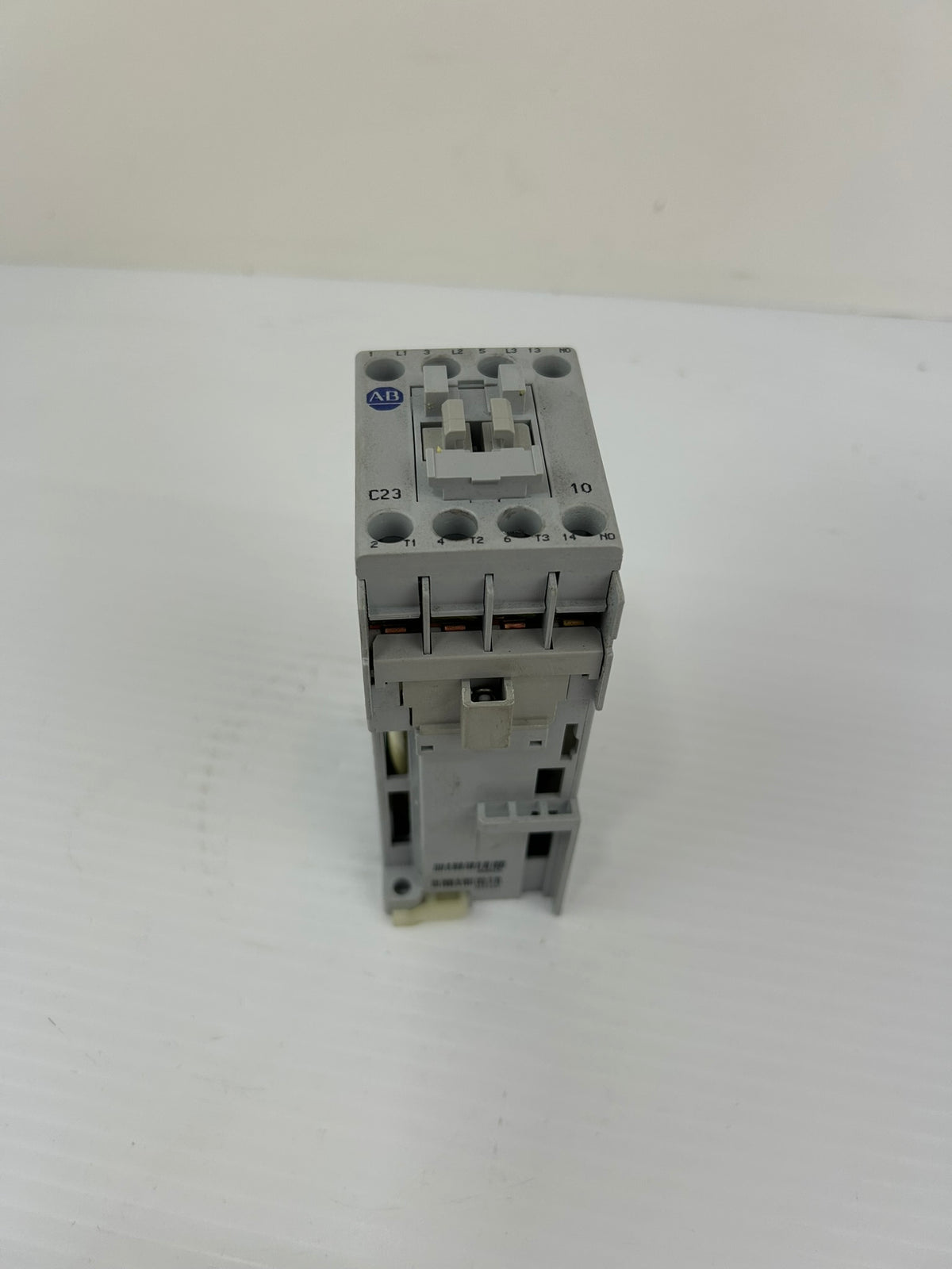 Allen-Bradley 100-C23D*10 Contactor Series C 690V 32A 3PH 8kV