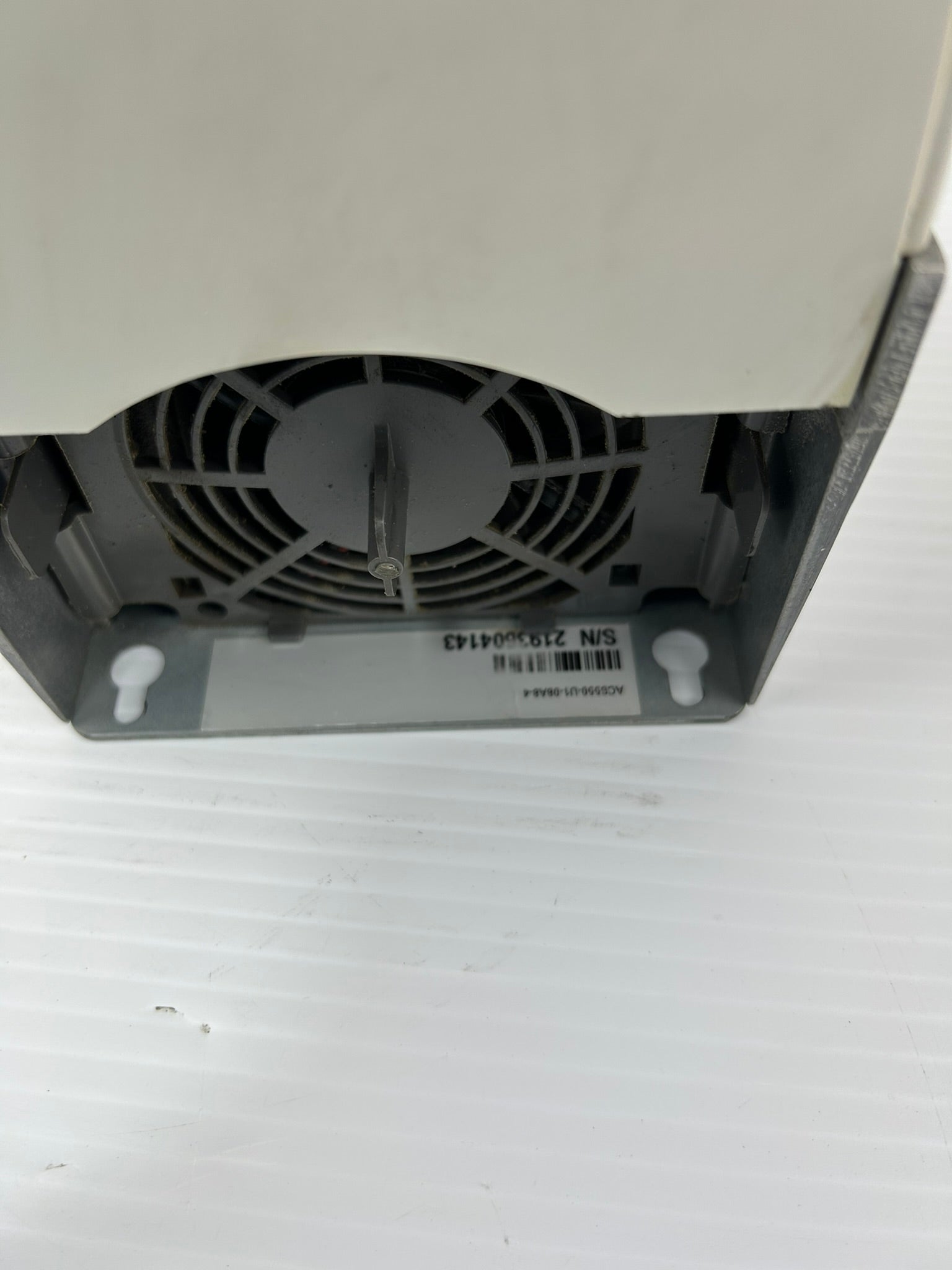 ABB ACS550-U1-08A8-4 VFD Variable Frequency Drive 5HP 480V 3PH AC Drive 4kW