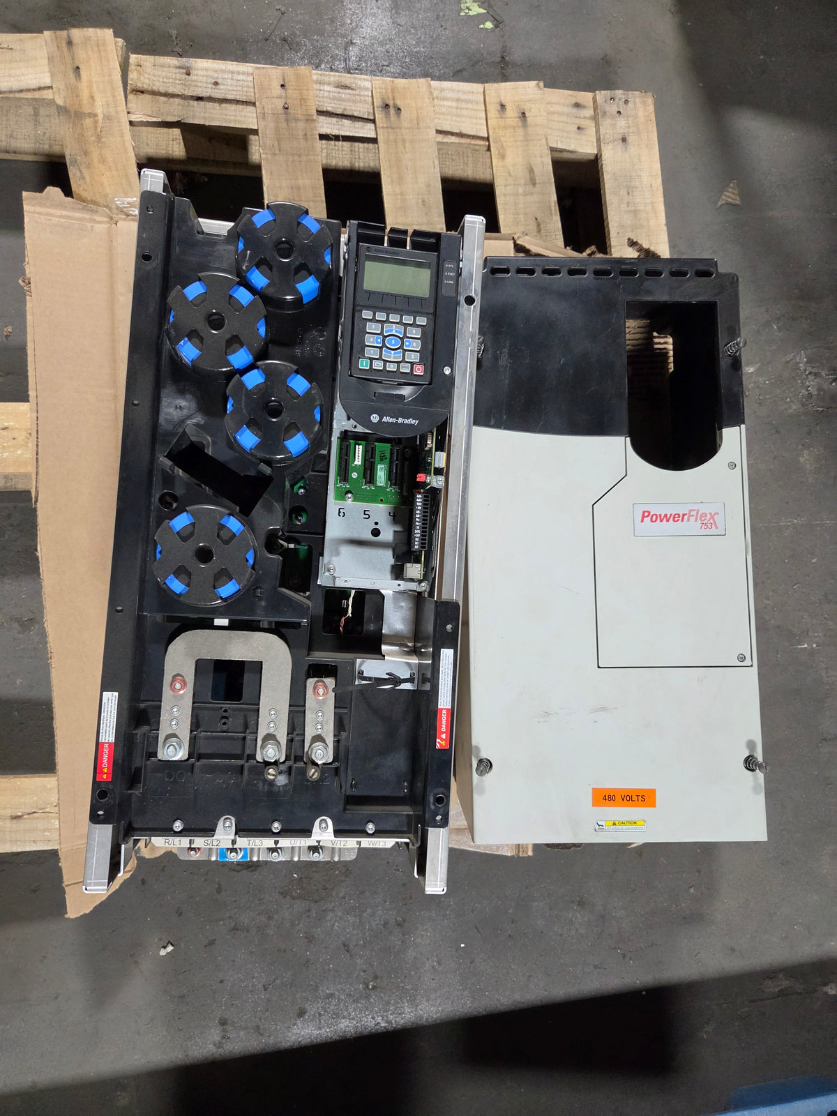 Allen Bradley PowerFlex 753 Drive 20F1AND186AA0NNNNN 3PH Ser A - Needs Repair