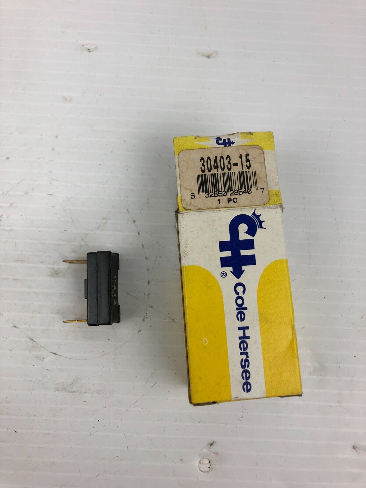 Cole Hersee 30403-15 Circuit Breaker