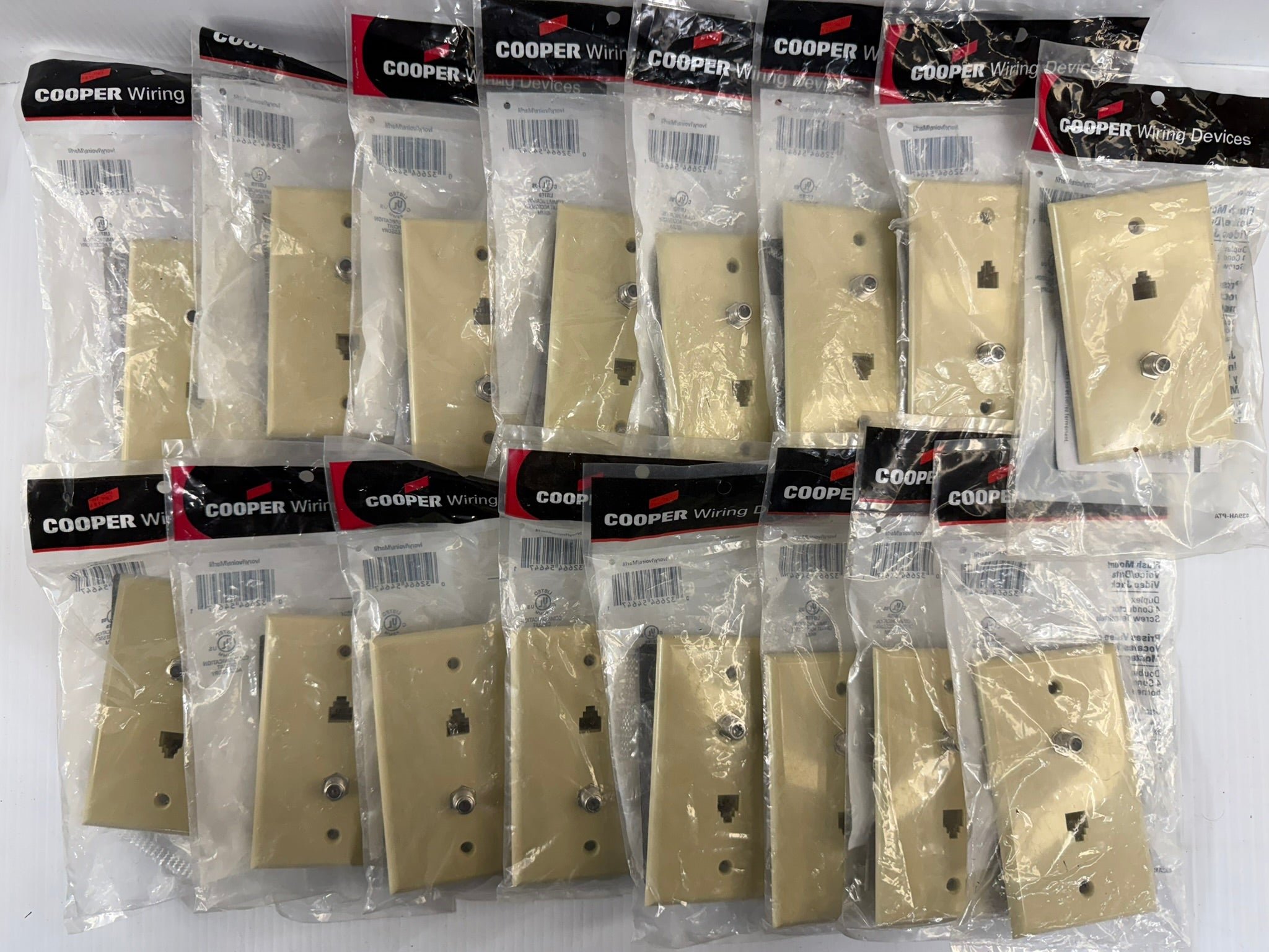 Cooper Wiring Flush Mount Voice/Data Video Jack 3535-4V Lot of 16