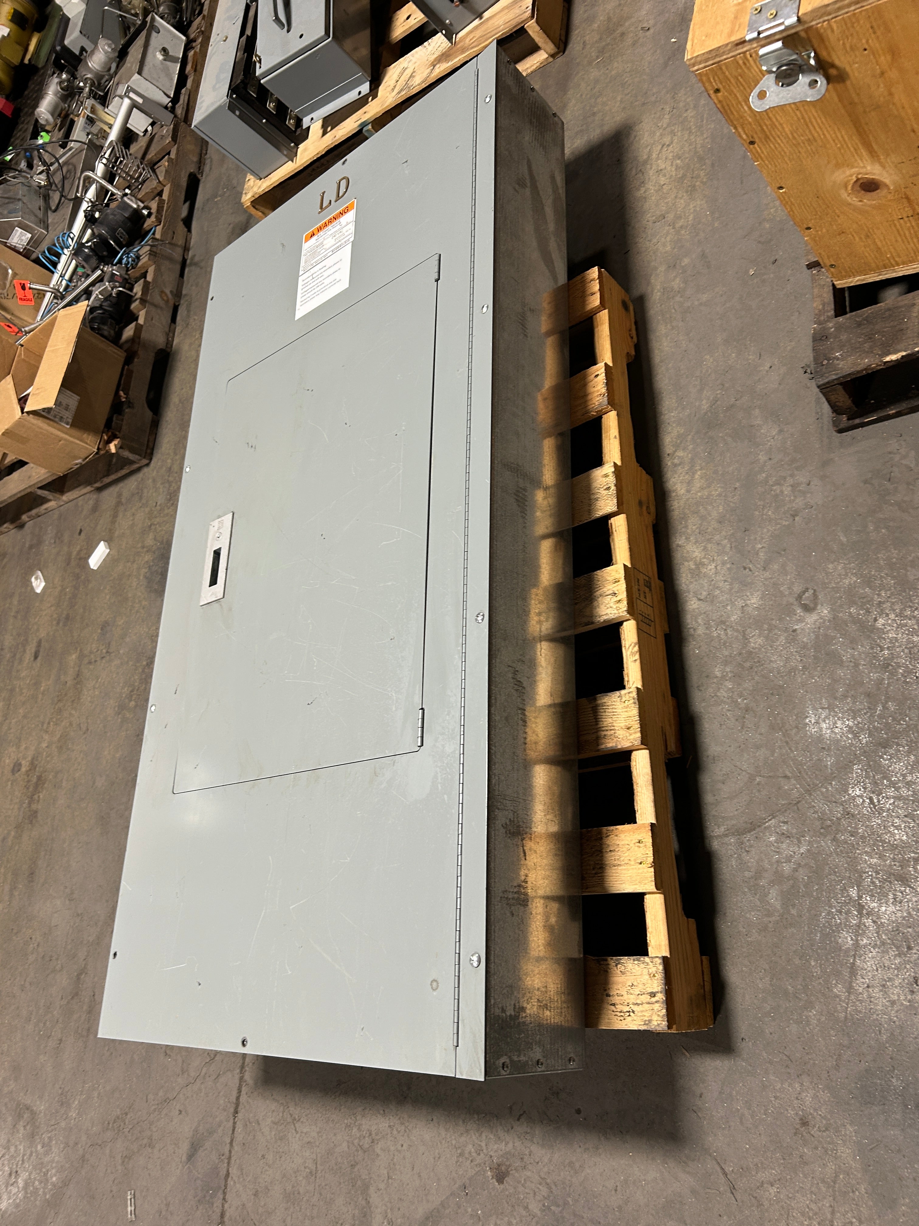 Square D HCM I-Line Load Center Panelboard Breaker Box 1464-4MCU HC3264B 400A E1