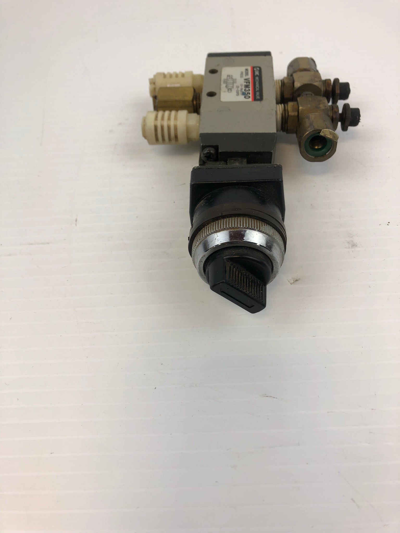 SMC VFM350 Mechanical Valve Black Turn 2-Position Selector Switch