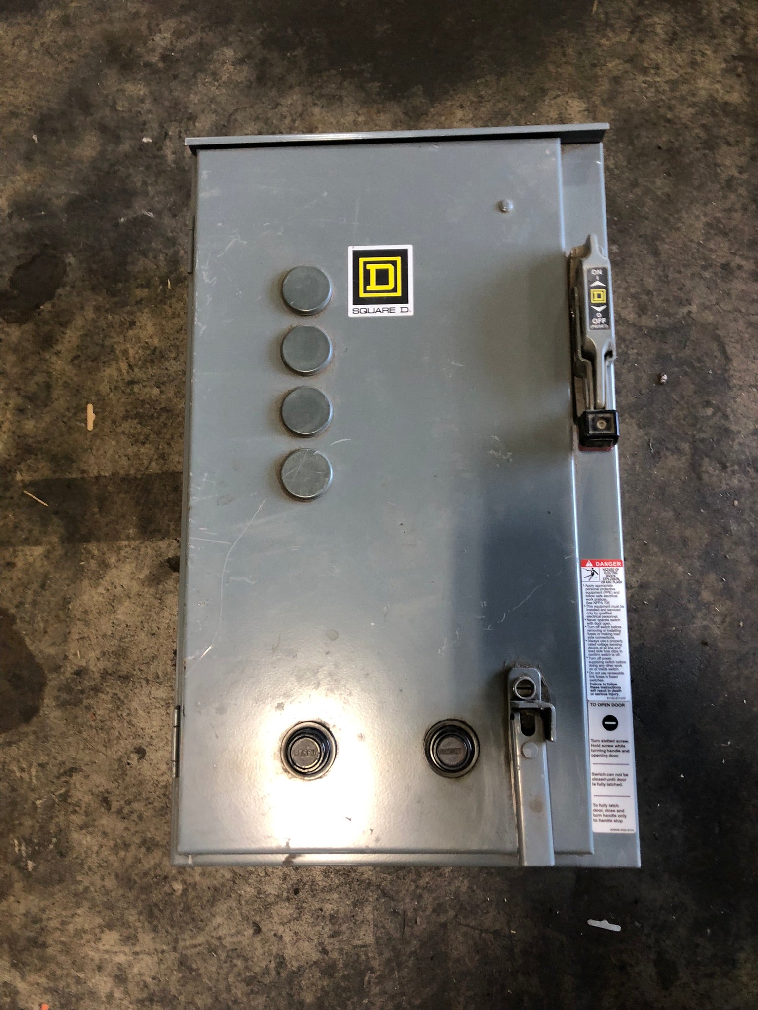 Square D 8810UCA4V02SY74 Combination Starter 30A Breaker Disconnect Type 12/3R
