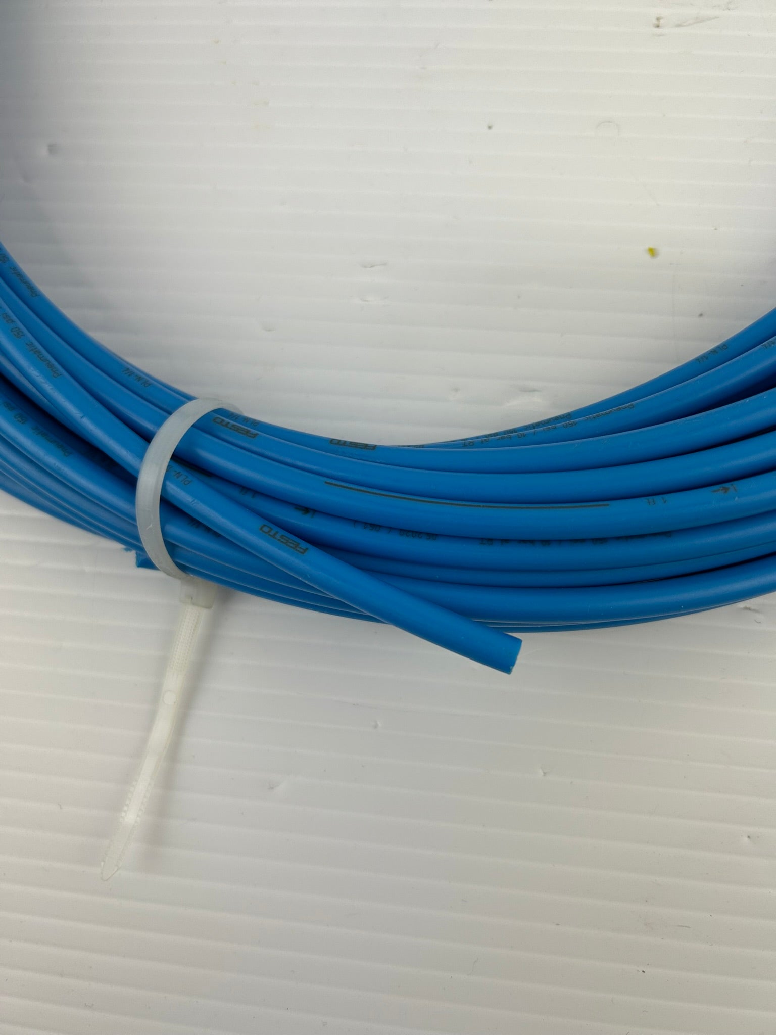 Festo PLN-1/4 Blue Plastic Tubing ~540 Feet Long Pneumatic 150 PSI 10 bar at RT