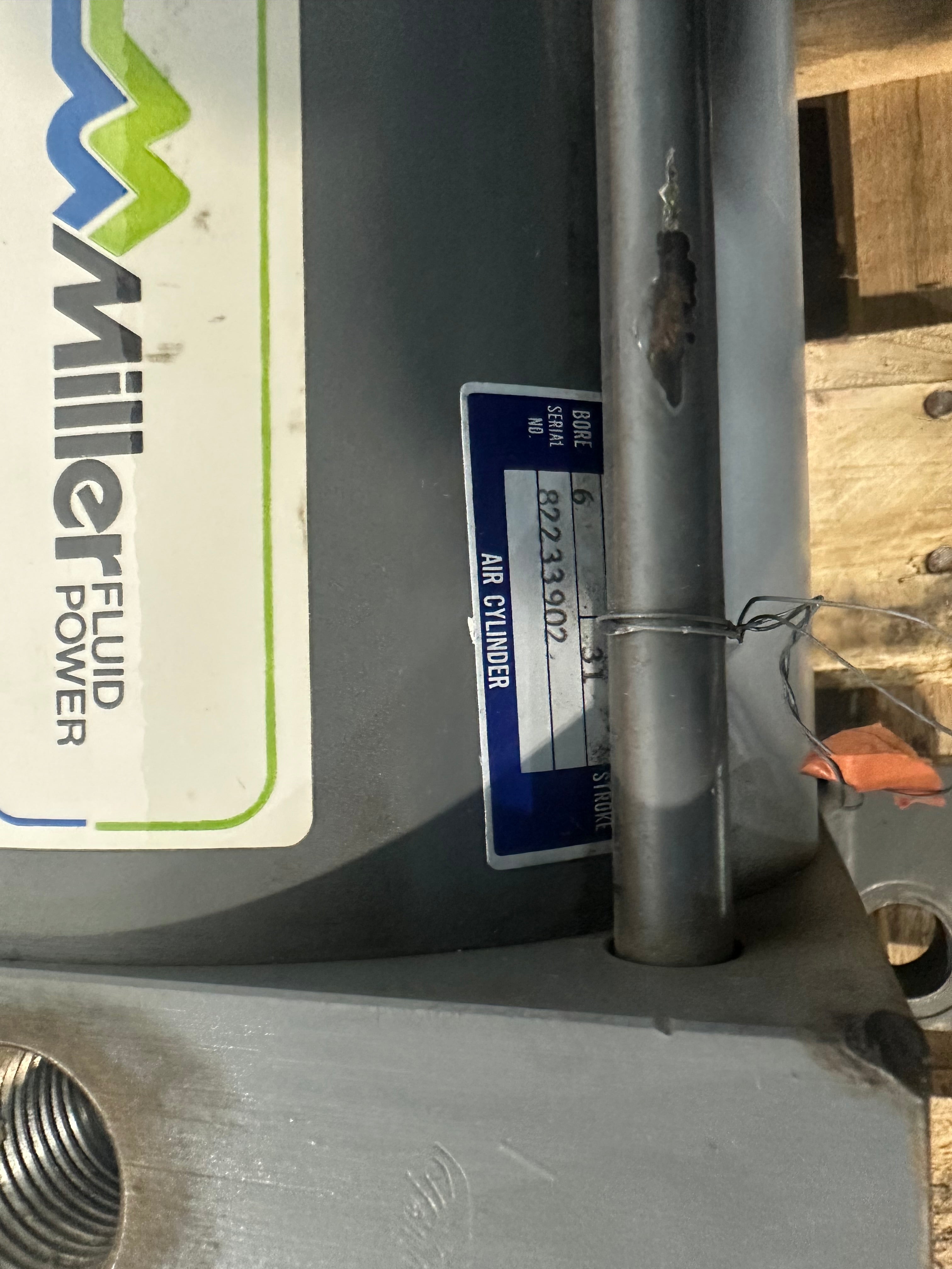 Miller 72B2N Pneumatic Air Cylinder 250 PSI Bore 6” 31 Stroke